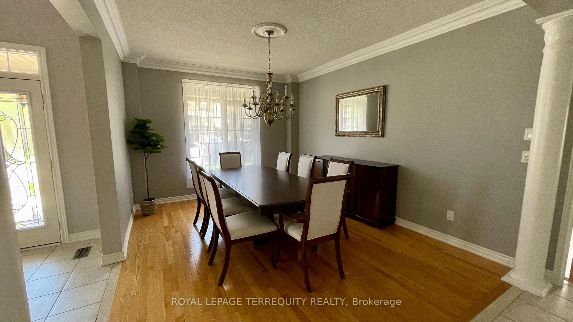 Photo 8 of 2114 Helmsley Avenue, Oakville, Westmount — HOMEH