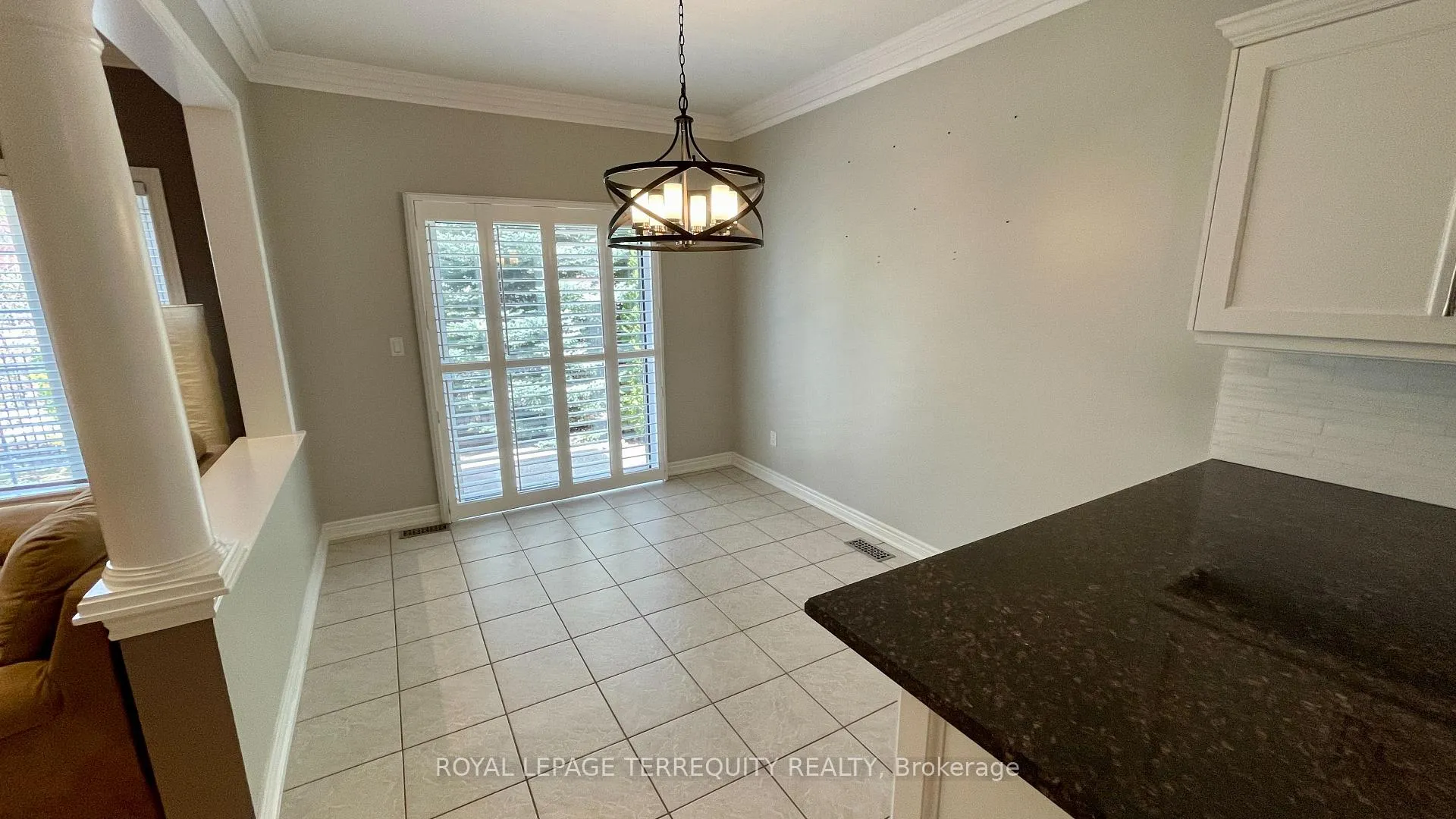 Photo 12 of 2114 Helmsley Avenue, Oakville, Westmount — HOMEH