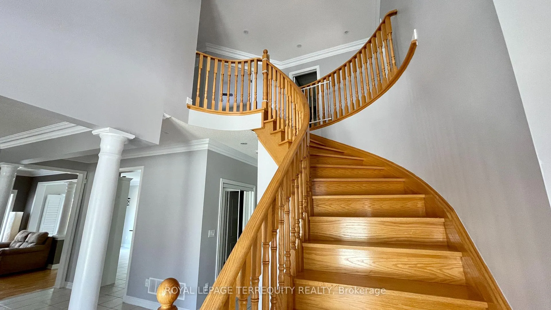 Photo 16 of 2114 Helmsley Avenue, Oakville, Westmount — HOMEH
