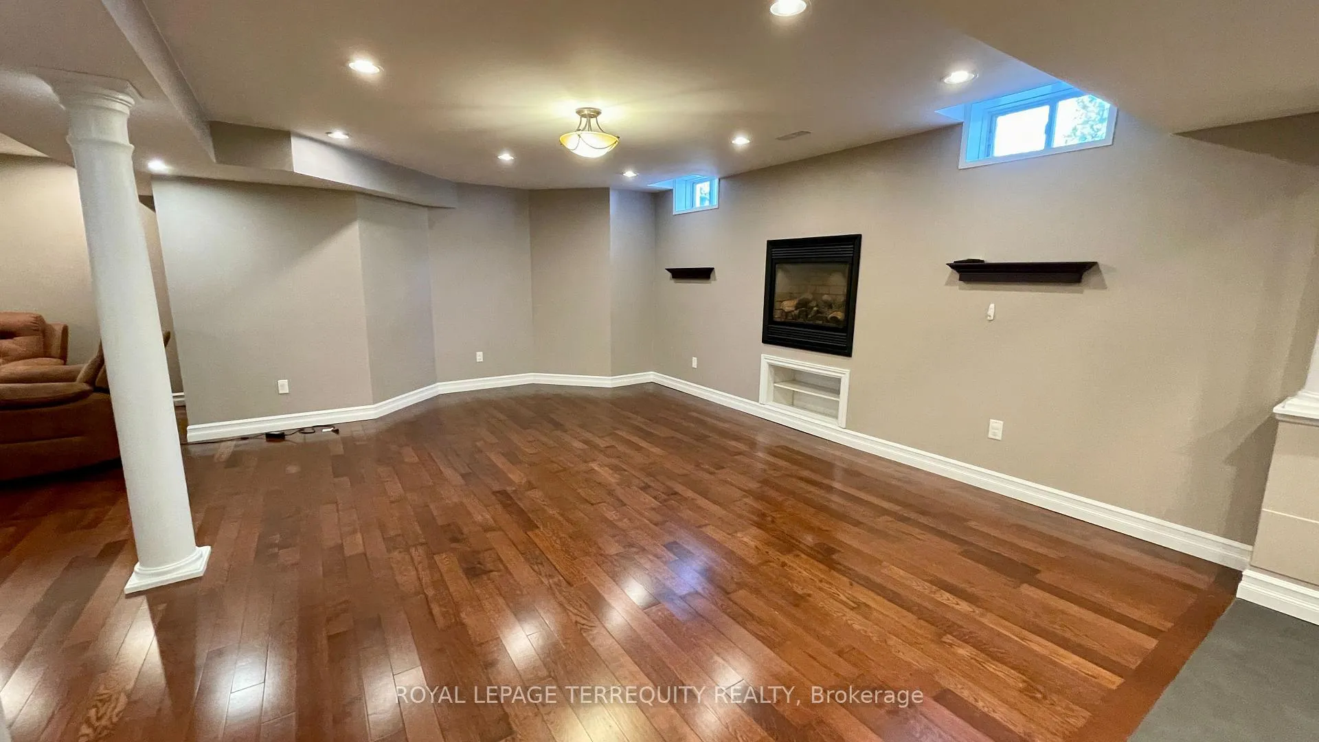 Photo 37 of 2114 Helmsley Avenue, Oakville, Westmount — HOMEH