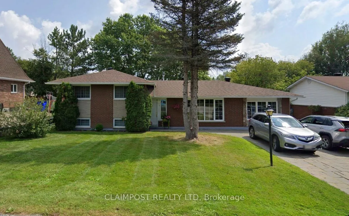 Front of 670 Spruce Street N