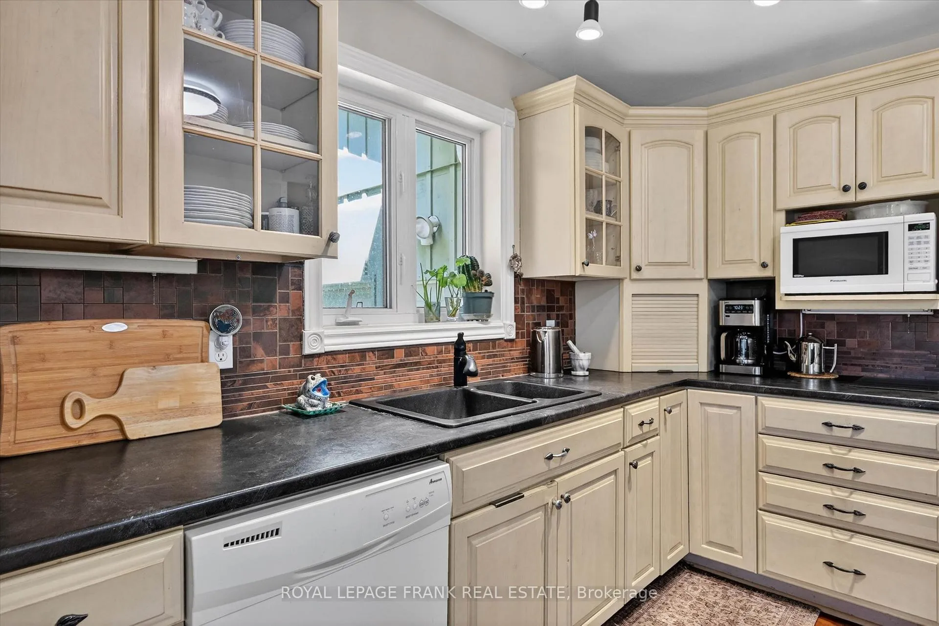 Photo 11 of 187 River Lane, Douro-Dummer — HOMEH