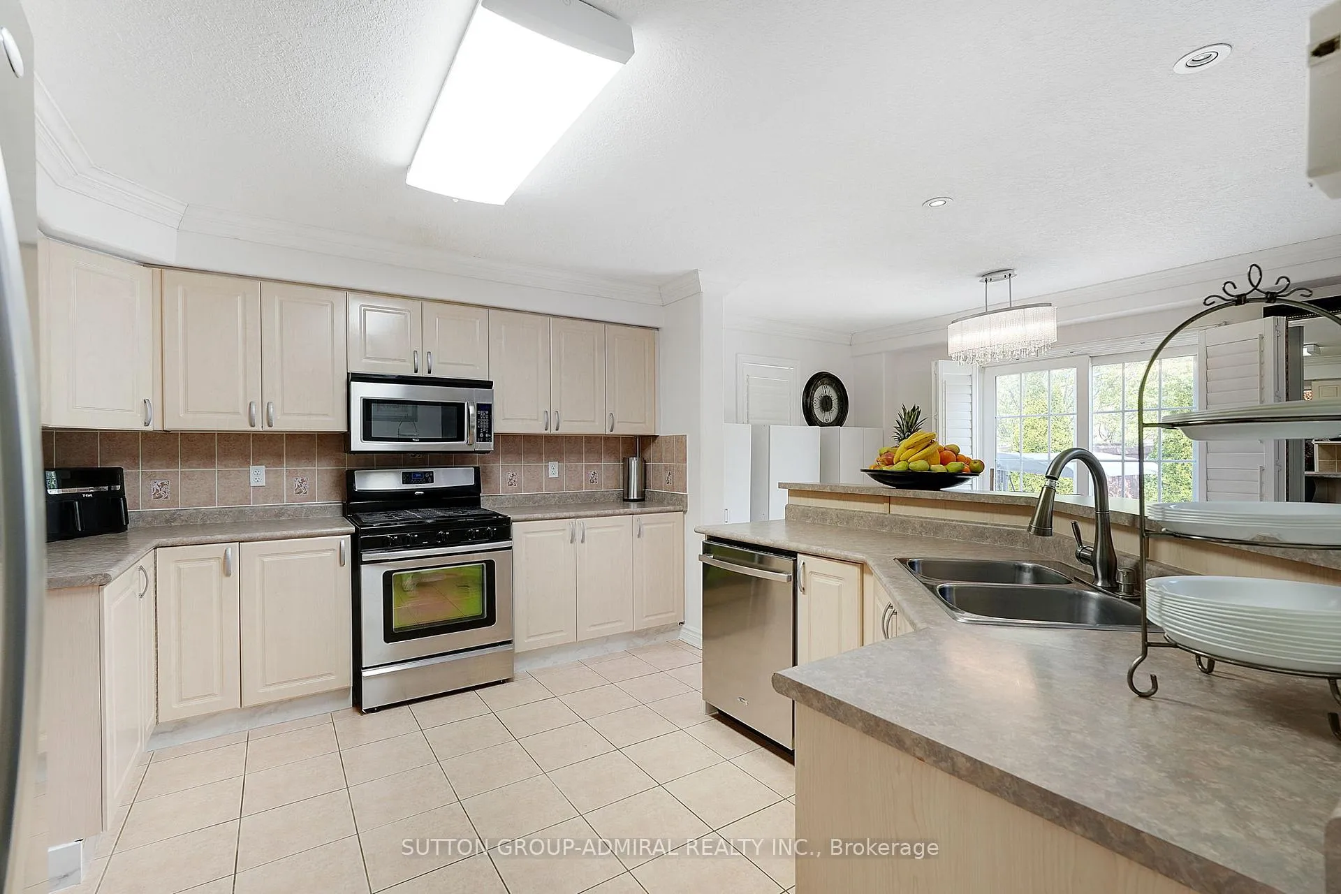 Photo 26 of 46 Balmoral Place, Barrie, Innis-Shore — HOMEH