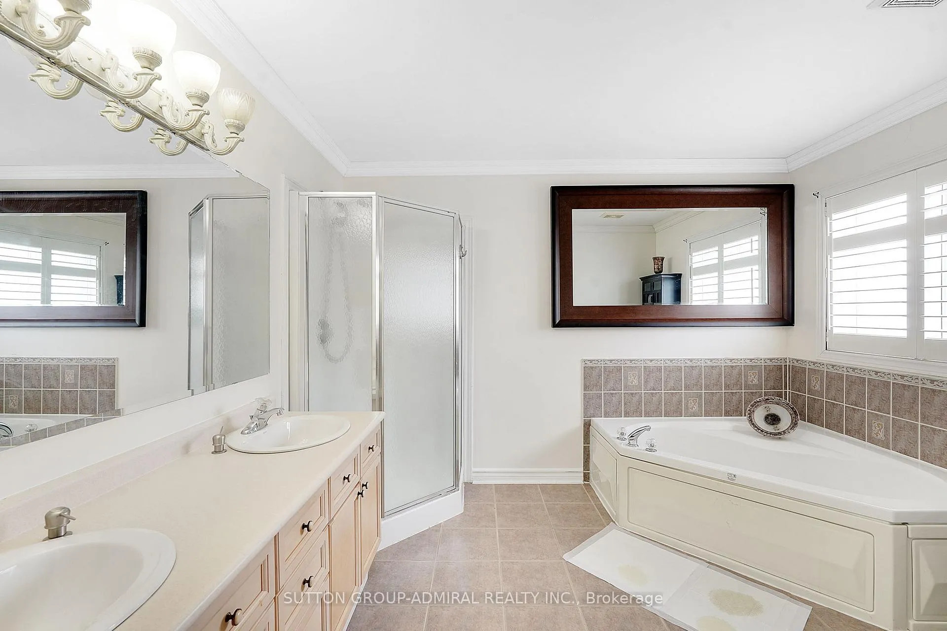 Photo 38 of 46 Balmoral Place, Barrie, Innis-Shore — HOMEH