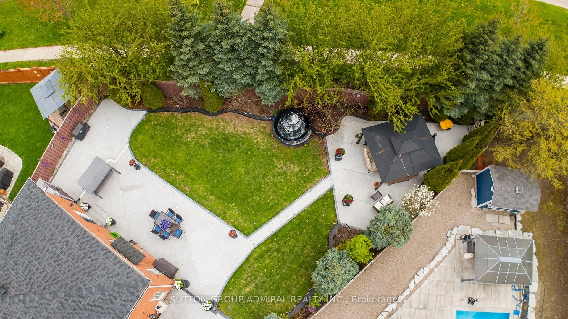 Photo 5 of 46 Balmoral Place, Barrie, Innis-Shore — HOMEH
