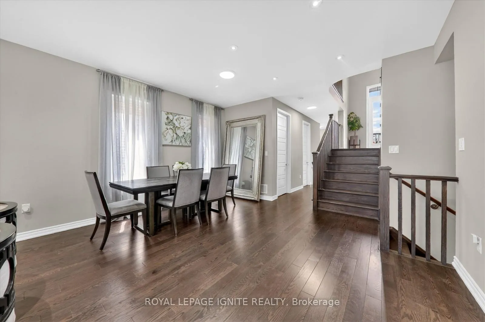Photo 4 of 2835 Foxden Square, Pickering, Rural Pickering — HOMEH