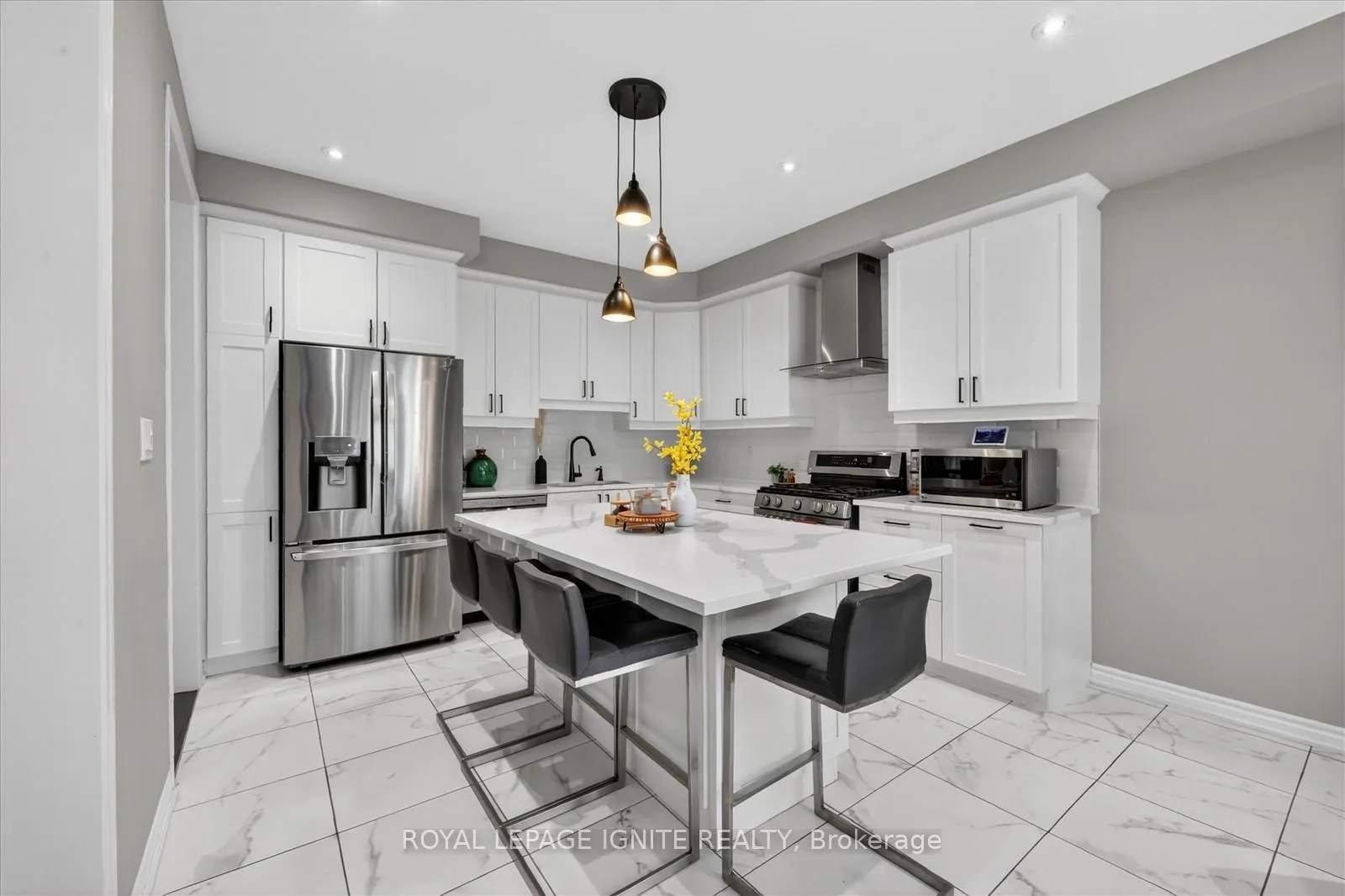 Photo 6 of 2835 Foxden Square, Pickering, Rural Pickering — HOMEH