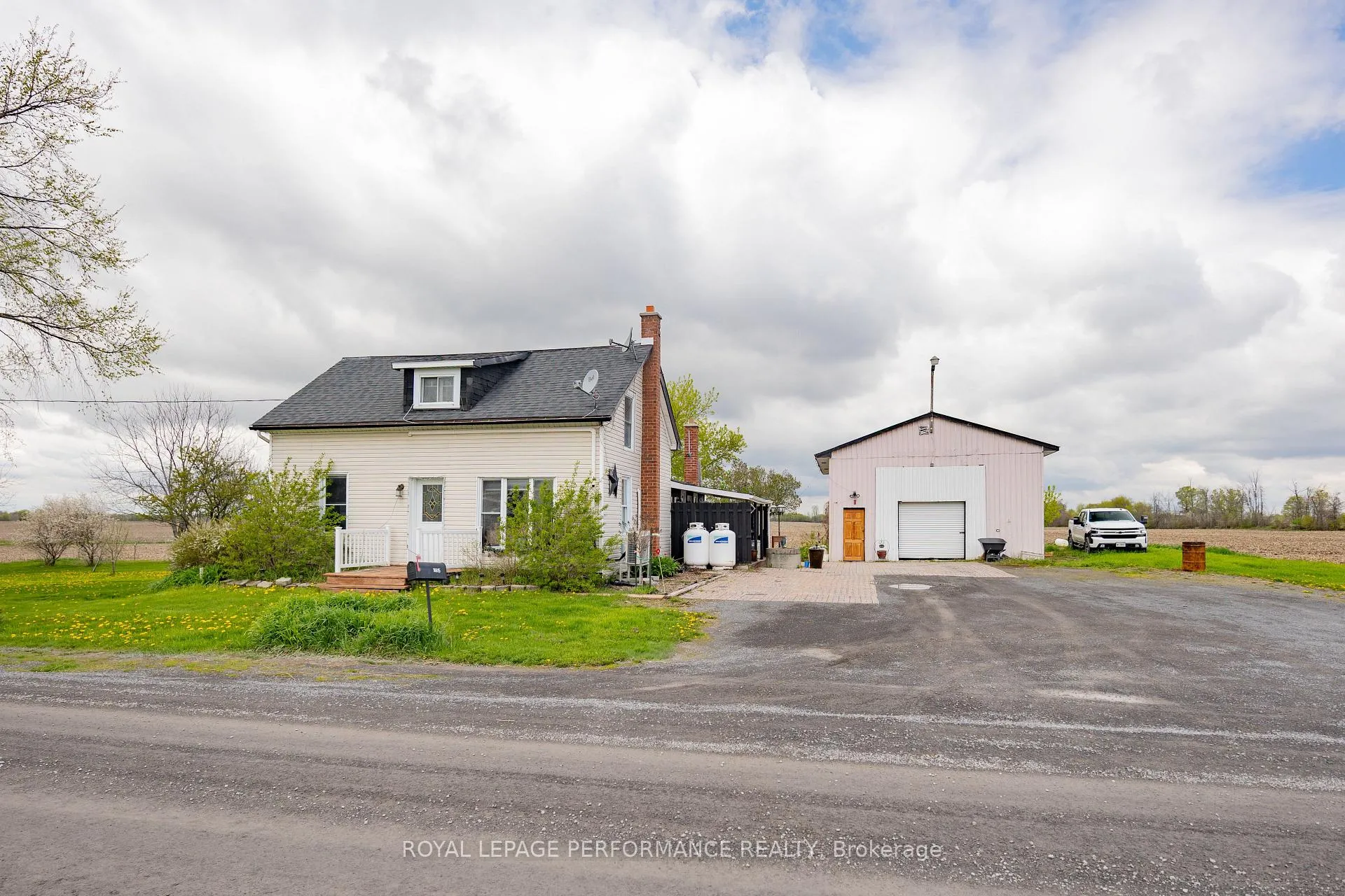 Photo of 16615 Duff's Corners Road