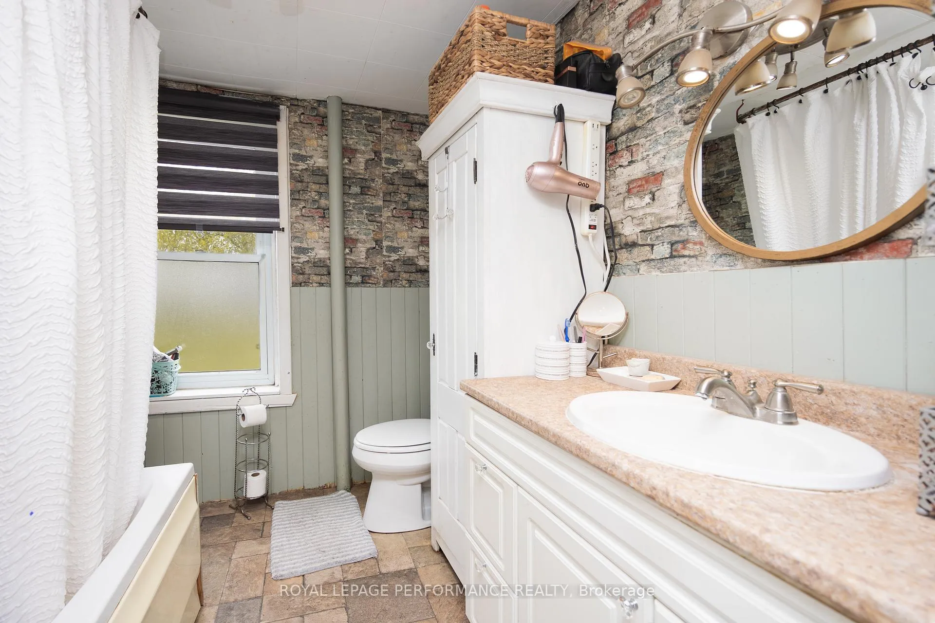 Photo 10 of 16615 Duff's Corners Road, North Stormont, North Stormont (Roxborough) Twp — HOMEH