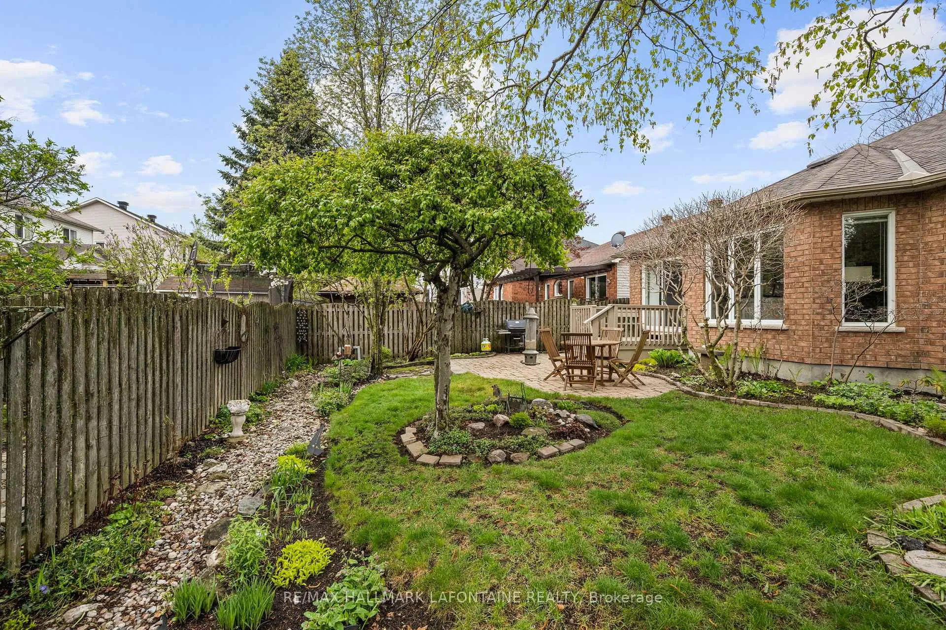 Photo 34 of 4303 Totem Drive, Ottawa, Riverside South/Gloucester Glen — HOMEH