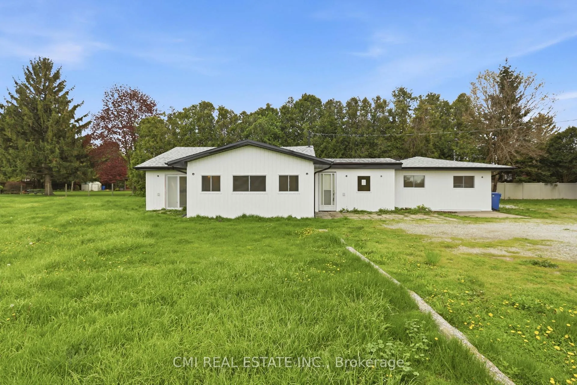 Photo 2 of 7526 Grande River Line, Chatham-Kent, Paincourt — HOMEH