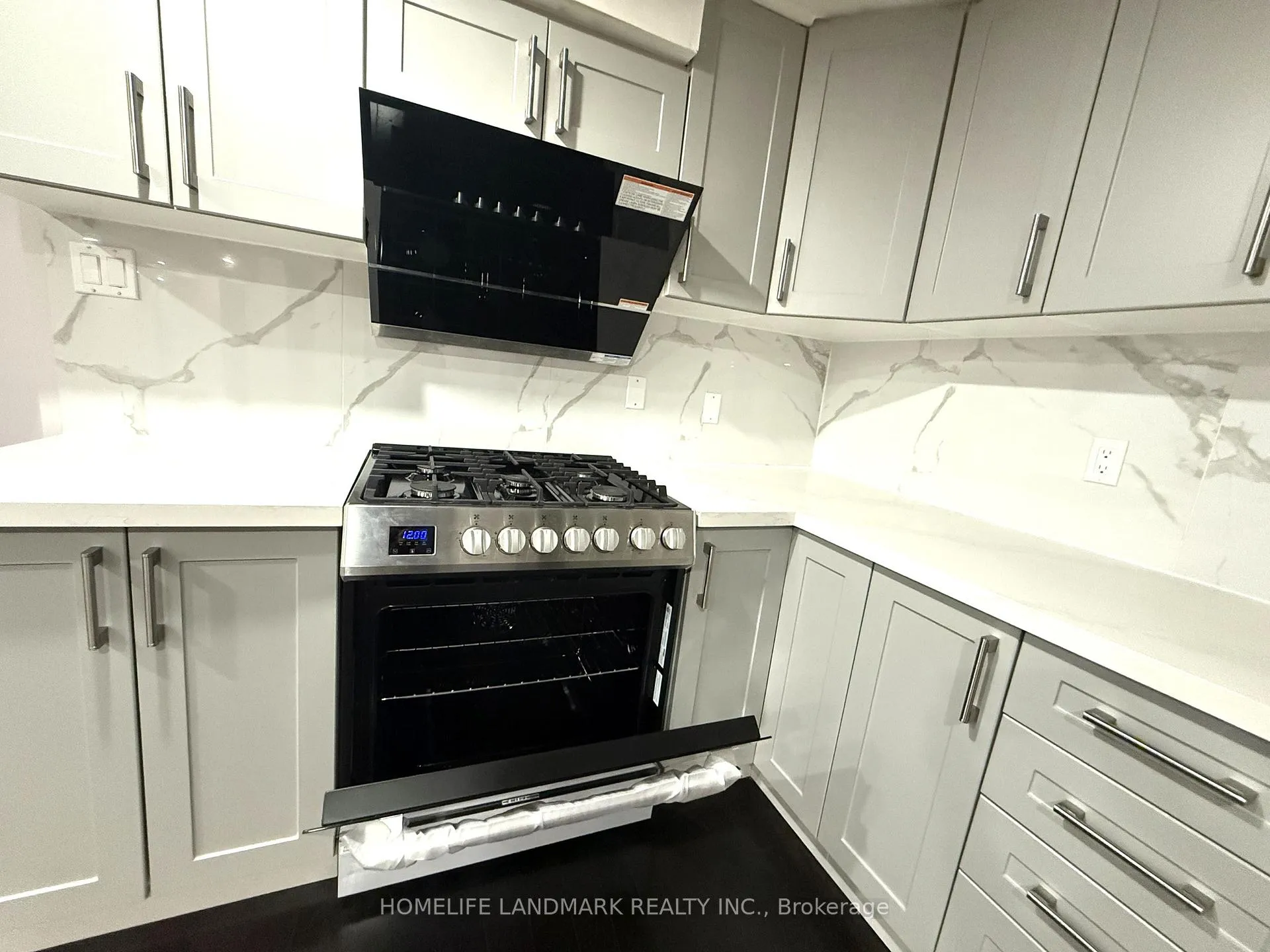 Photo 6 of Unit BSMT, 3 Caprara Crescent, Markham, Box Grove — HOMEH