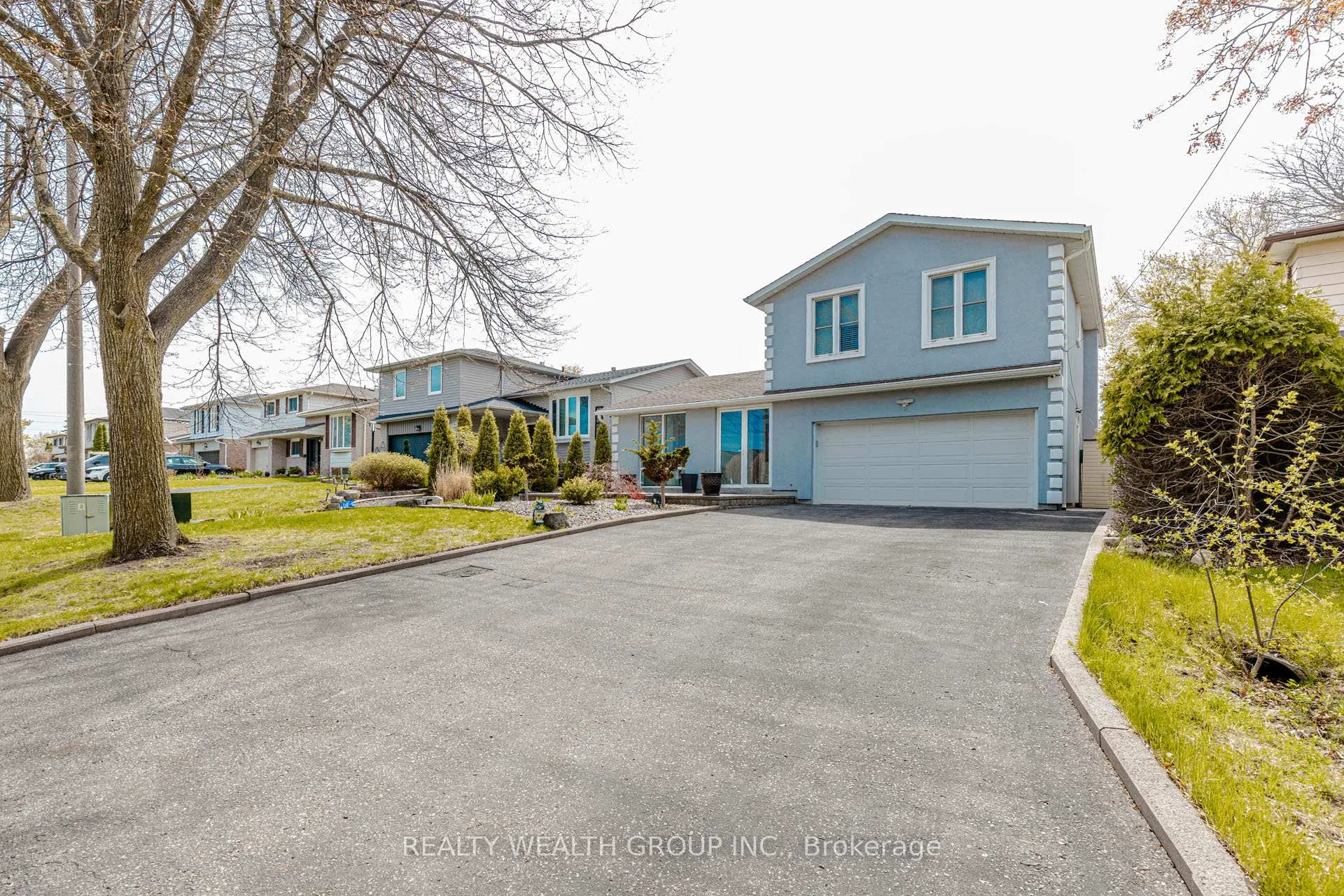 Front of 688 Antigua Crescent