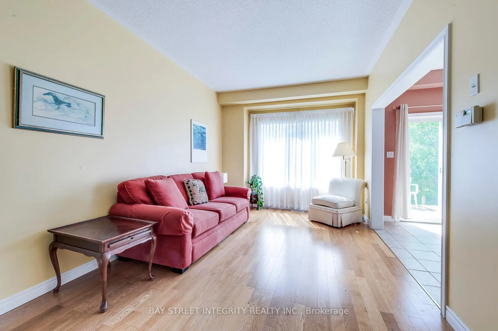 Photo 3 of 5326 Dryden Avenue, Burlington, Rose — HOMEH
