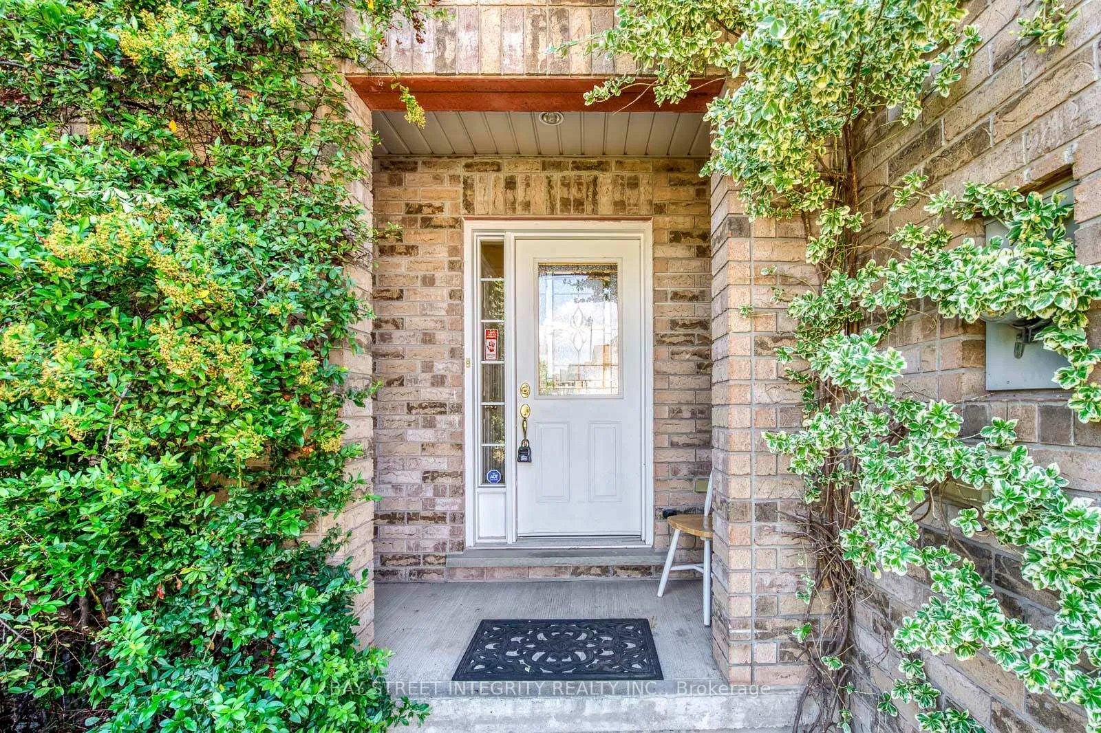 Photo 5 of 5326 Dryden Avenue, Burlington, Rose — HOMEH