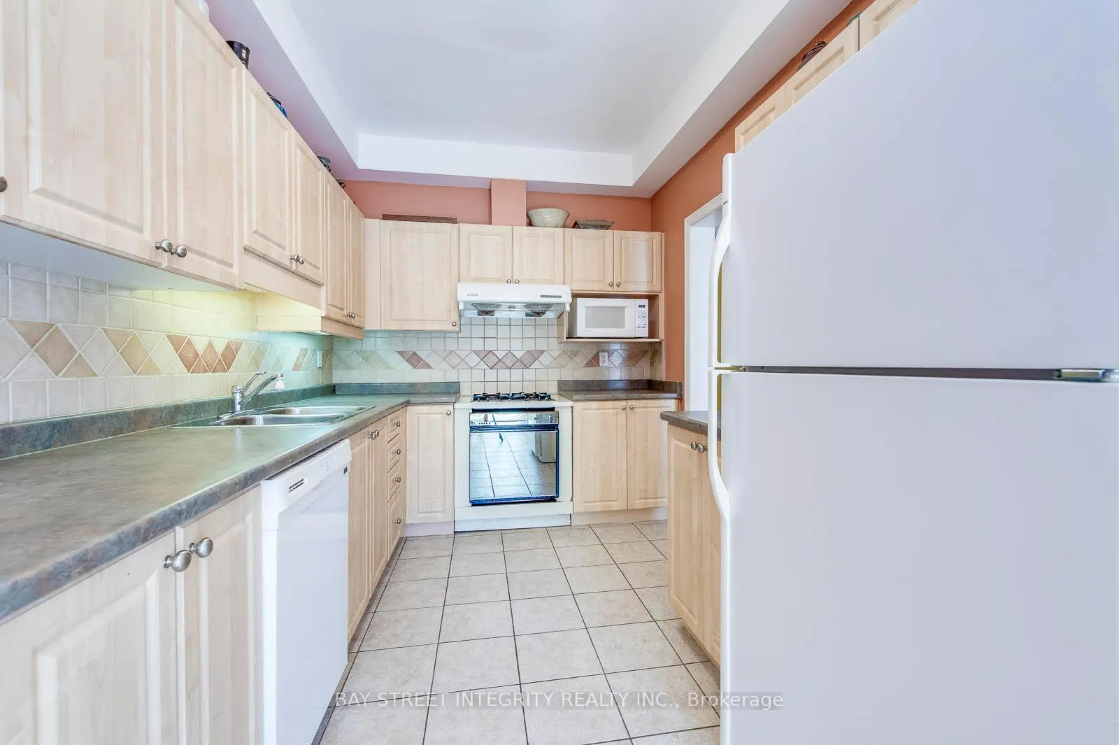 Photo 12 of 5326 Dryden Avenue, Burlington, Rose — HOMEH