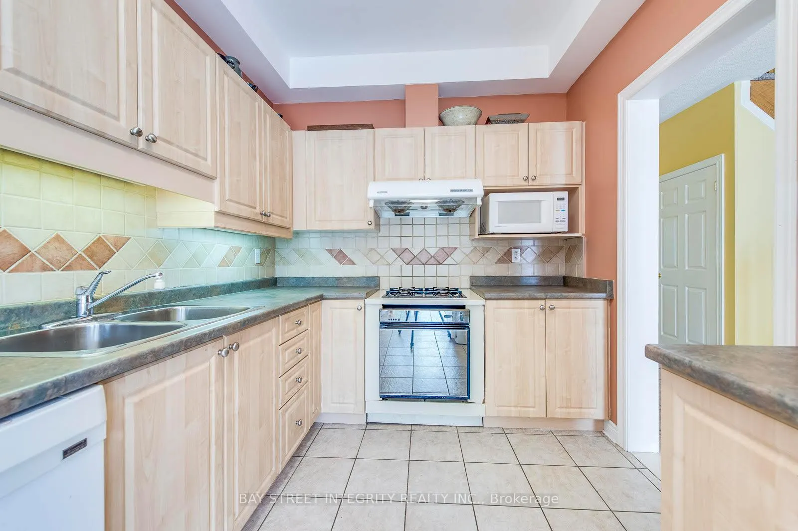 Photo 13 of 5326 Dryden Avenue, Burlington, Rose — HOMEH