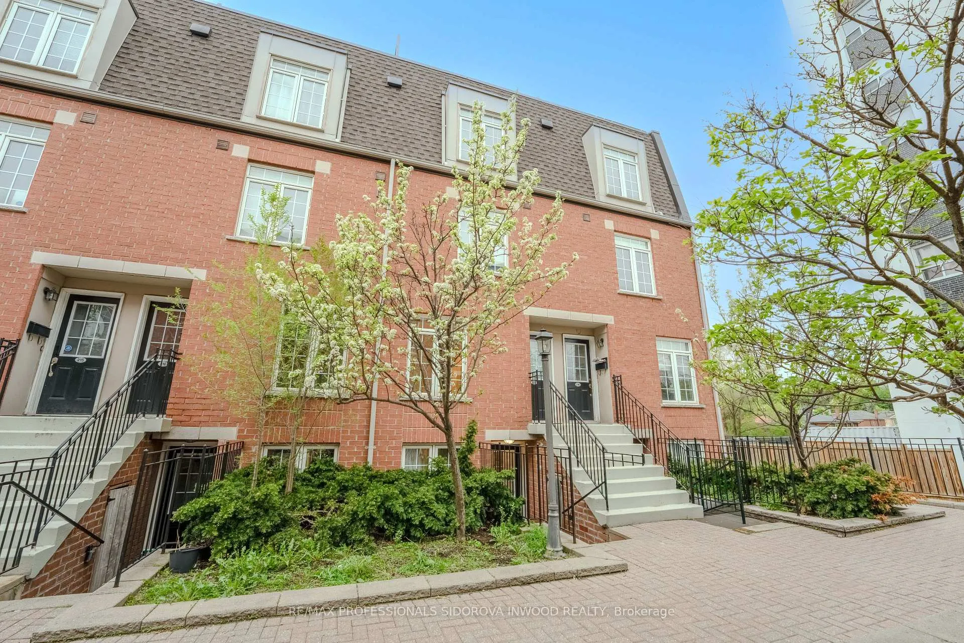 Front of Unit 117, 870 Jane Street