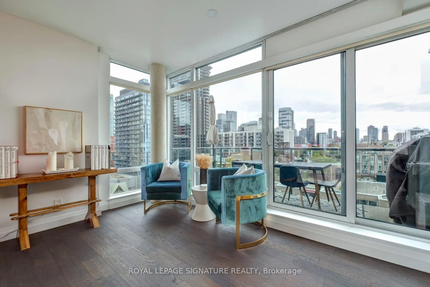 Photo 6 of Unit 1202, 333 Adelaide Street E, Toronto, Moss Park — HOMEH