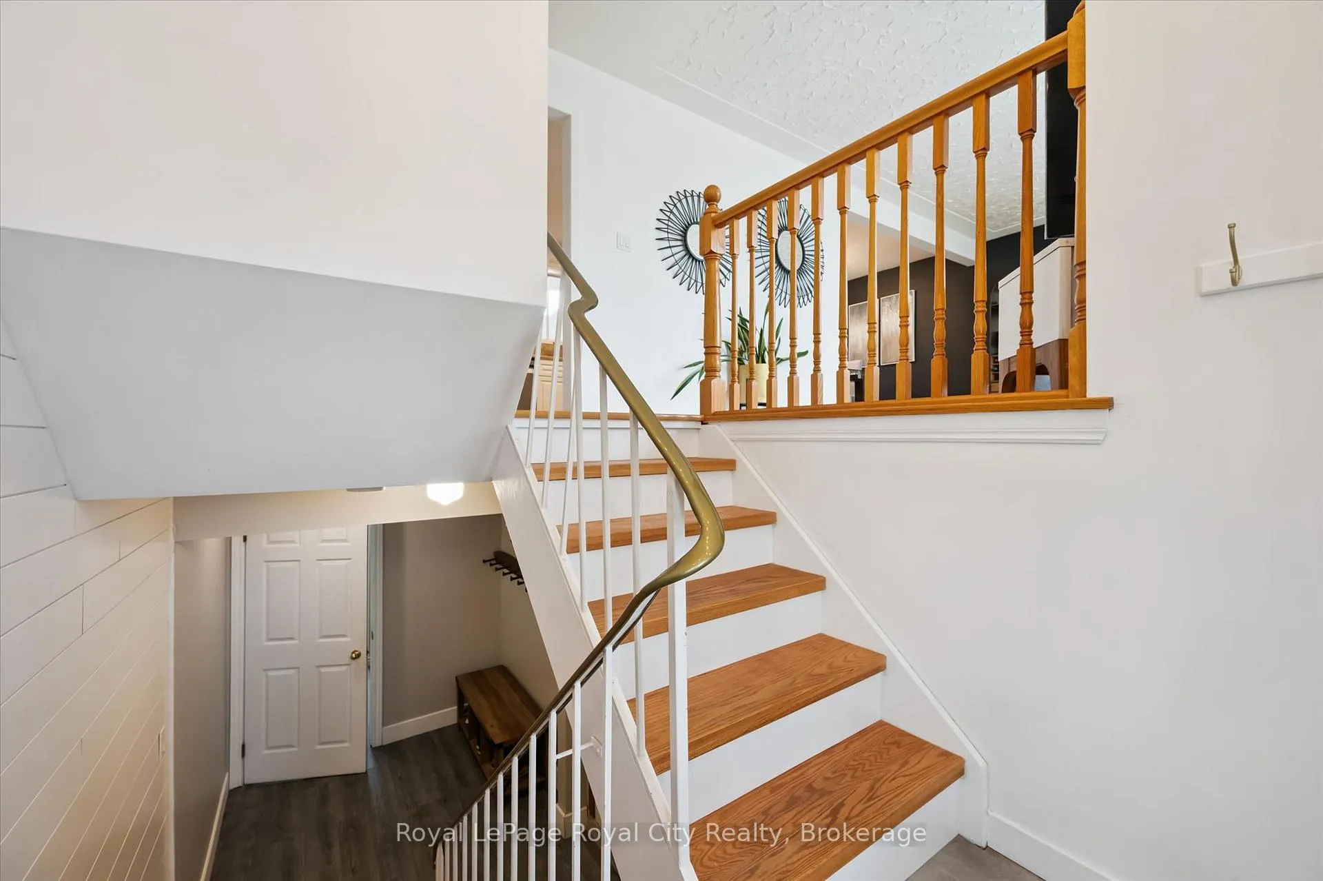 Photo 5 of 637 Cedargrove Place, Waterloo — HOMEH