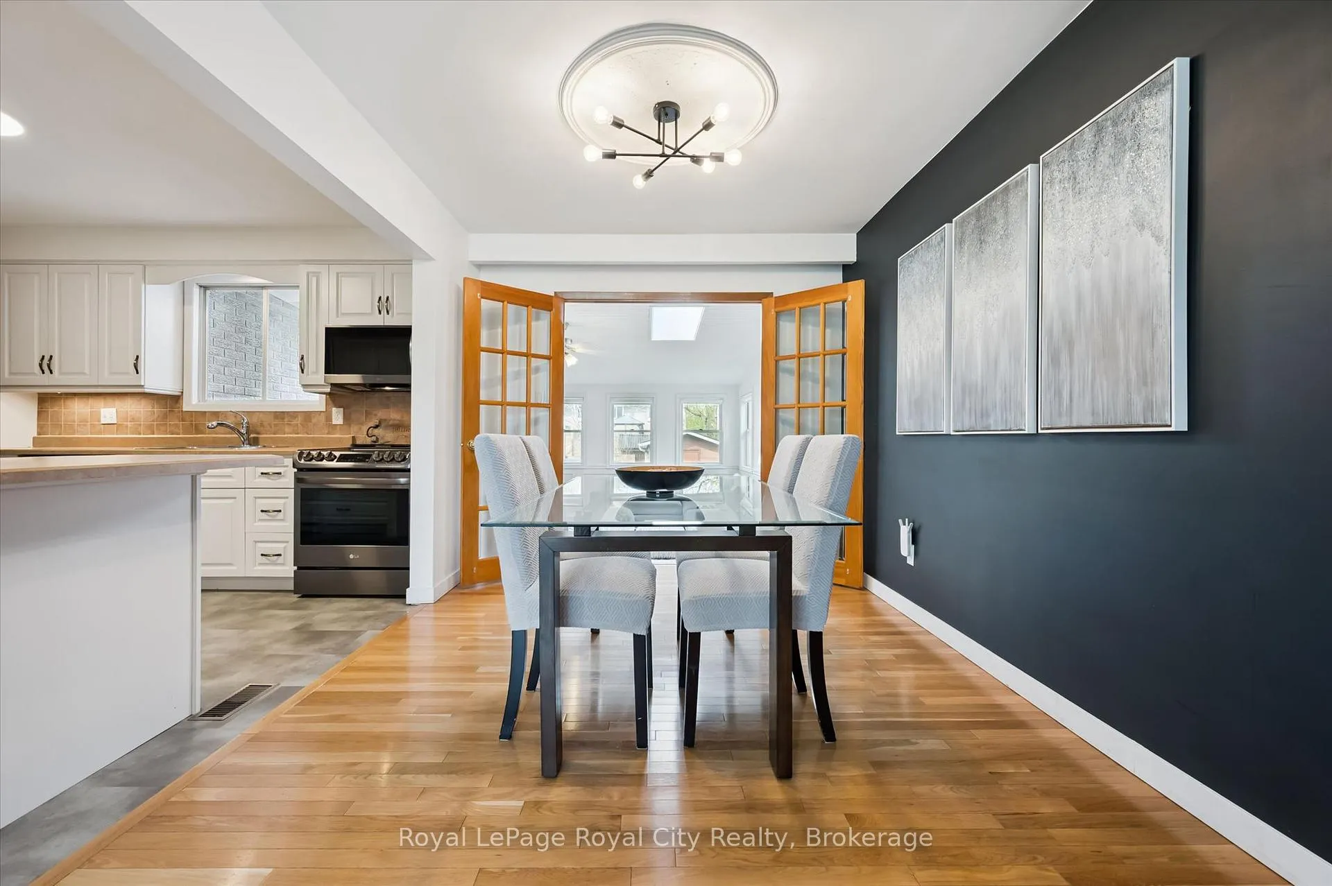 Photo 12 of 637 Cedargrove Place, Waterloo — HOMEH