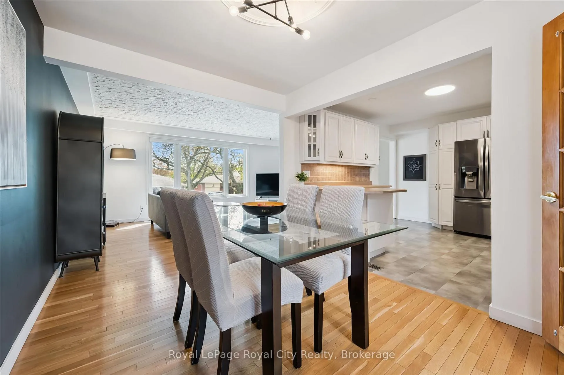 Photo 13 of 637 Cedargrove Place, Waterloo — HOMEH