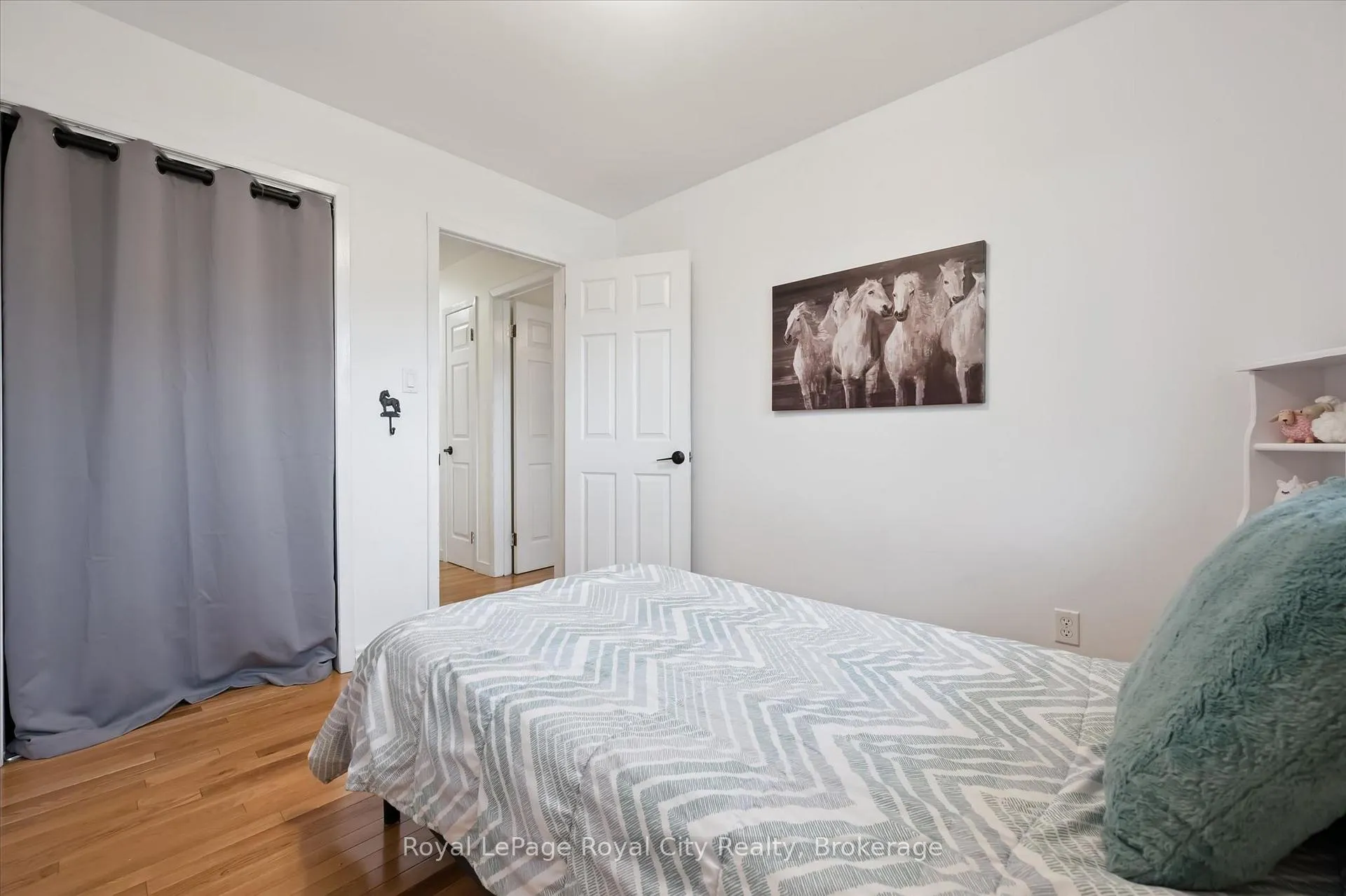 Photo 23 of 637 Cedargrove Place, Waterloo — HOMEH