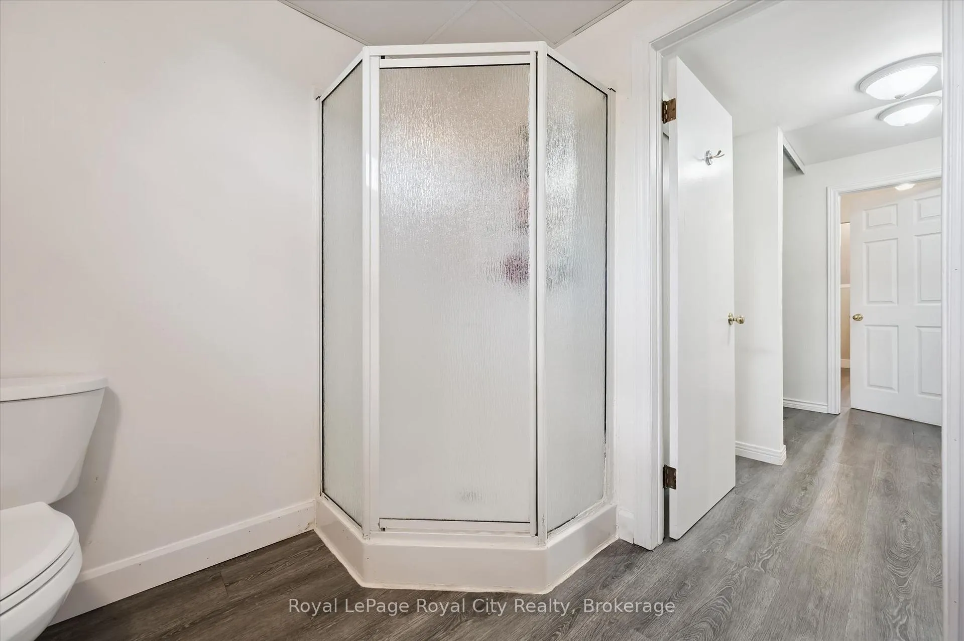 Photo 37 of 637 Cedargrove Place, Waterloo — HOMEH