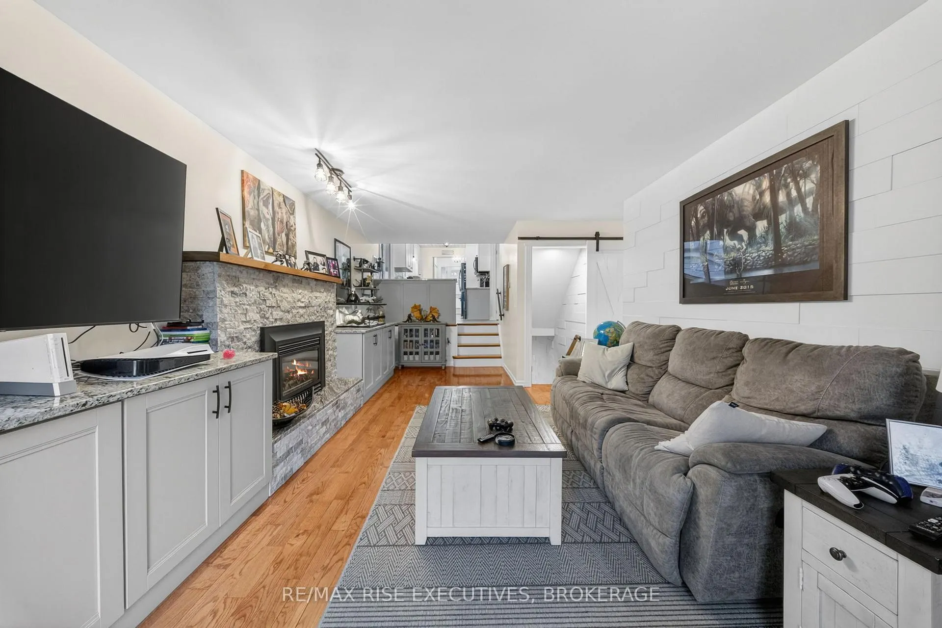 Photo 9 of 931 Lincoln Drive, Kingston, South of Taylor-Kidd Blvd — HOMEH