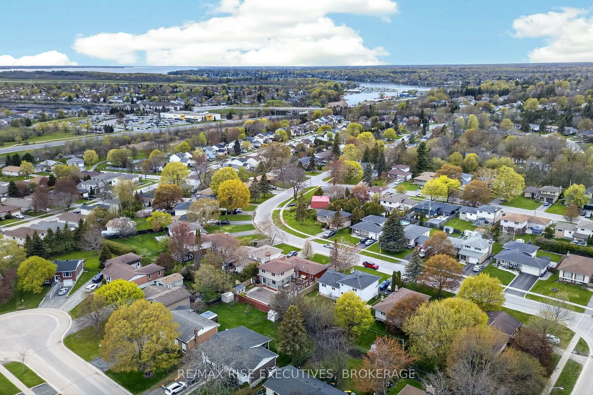 Photo 48 of 931 Lincoln Drive, Kingston, South of Taylor-Kidd Blvd — HOMEH