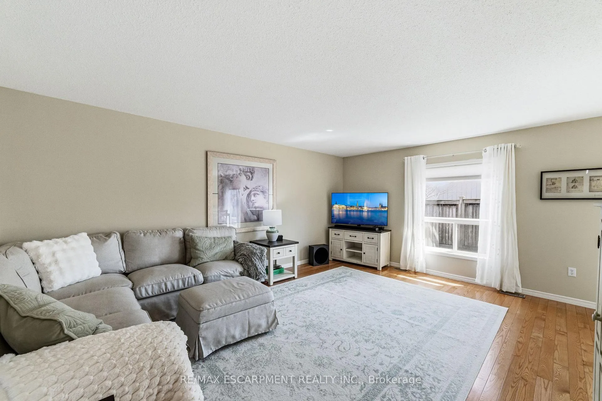 Photo 10 of Unit 6, 24 Kenyon Crescent, Grimsby, Grimsby East — HOMEH