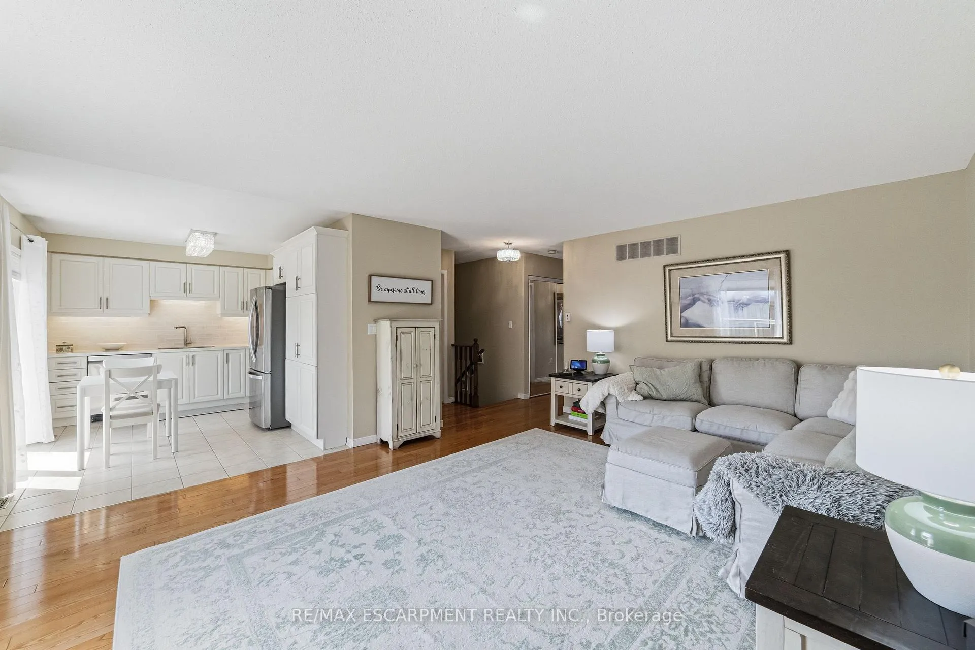 Photo 12 of Unit 6, 24 Kenyon Crescent, Grimsby, Grimsby East — HOMEH