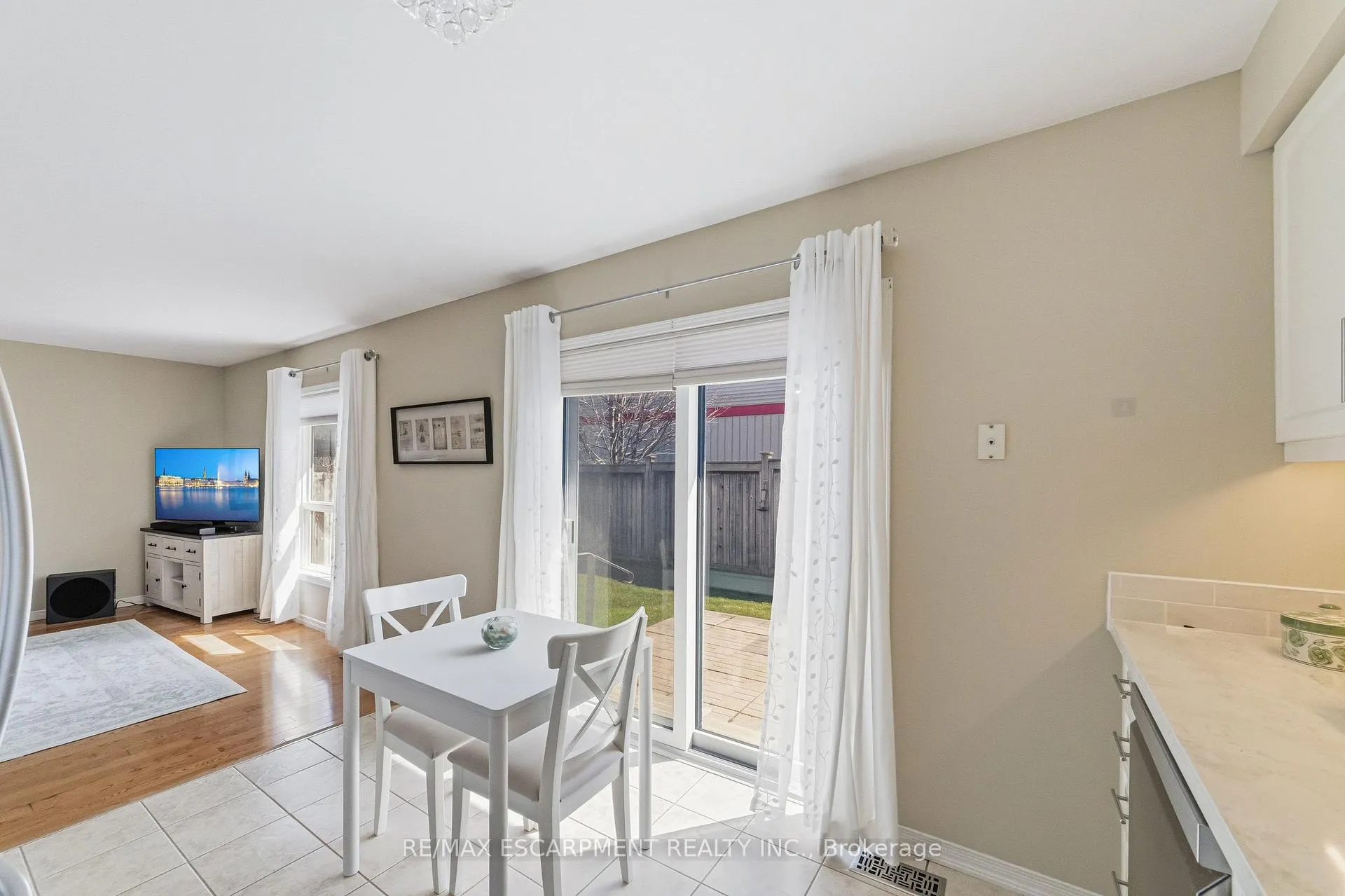 Photo 18 of Unit 6, 24 Kenyon Crescent, Grimsby, Grimsby East — HOMEH