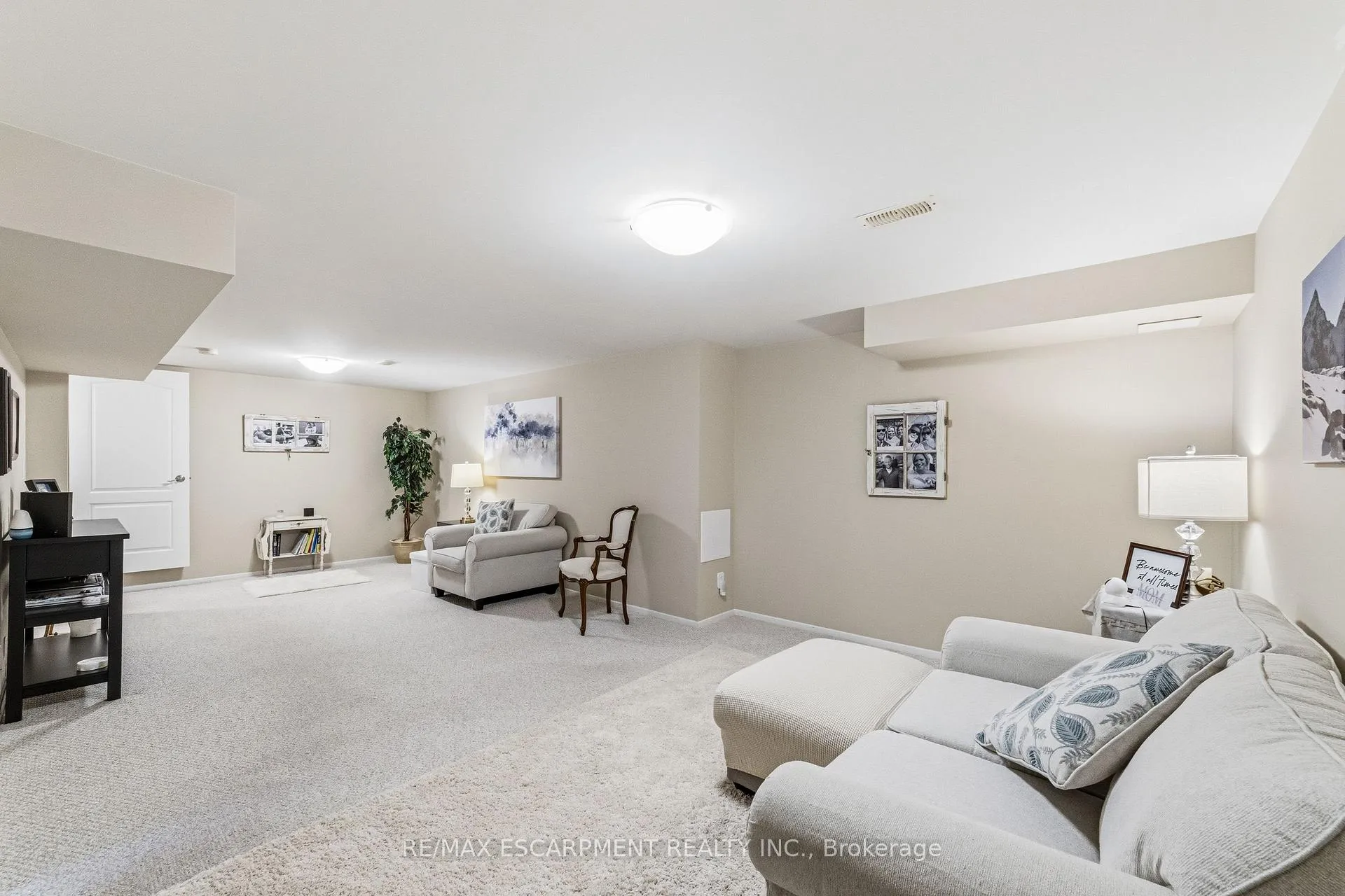 Photo 23 of Unit 6, 24 Kenyon Crescent, Grimsby, Grimsby East — HOMEH