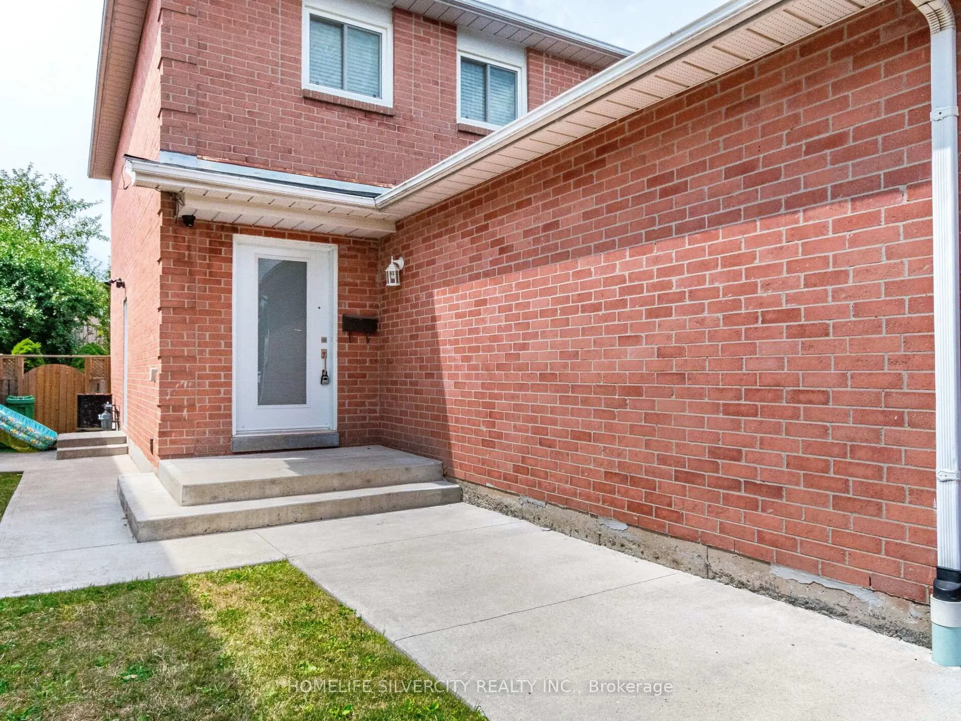 Photo 3 of Unit 1, 30 Castlehill Road, Brampton, Northwood Park — HOMEH