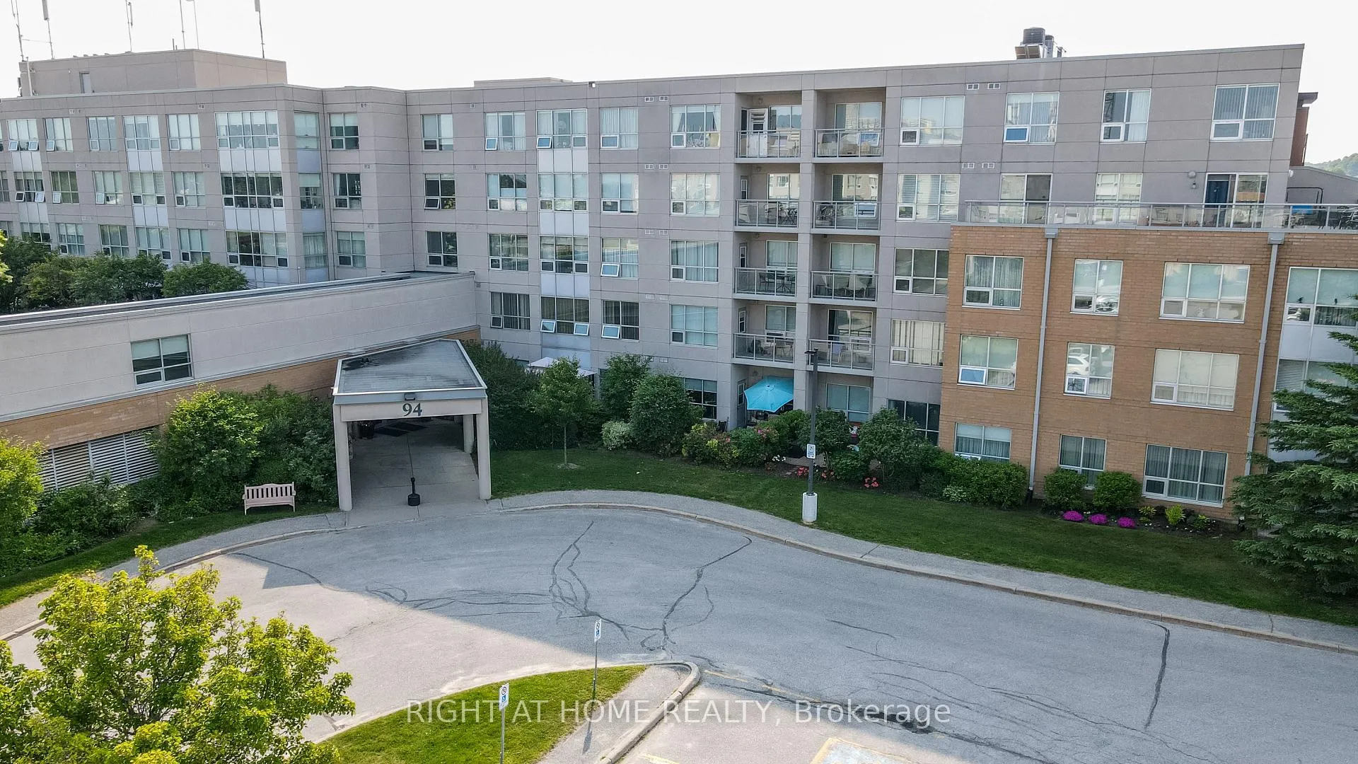 Photo 1 of Unit 403, 94 Dean Avenue, Barrie, Painswick South — HOMEH