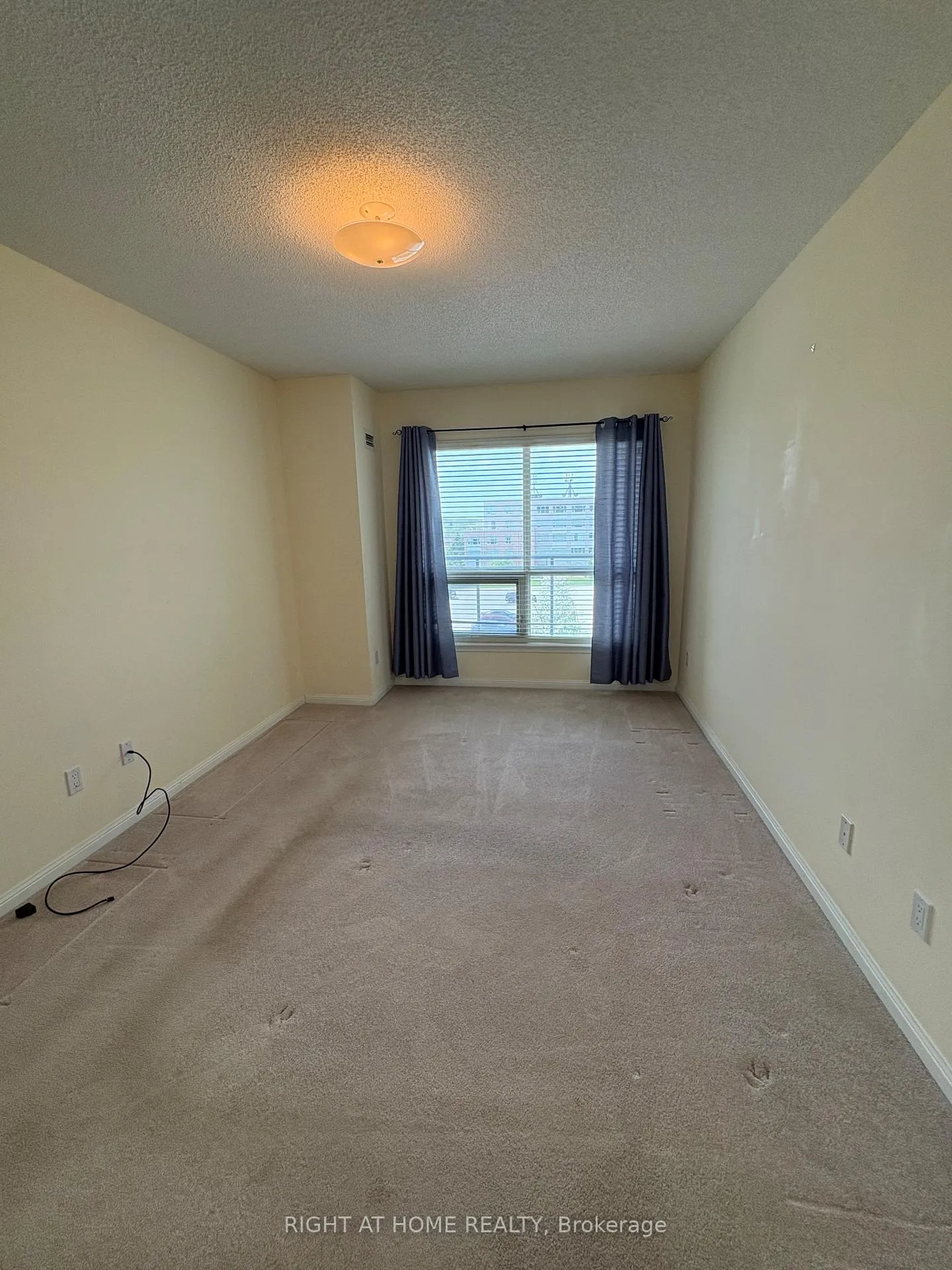Photo 10 of Unit 403, 94 Dean Avenue, Barrie, Painswick South — HOMEH