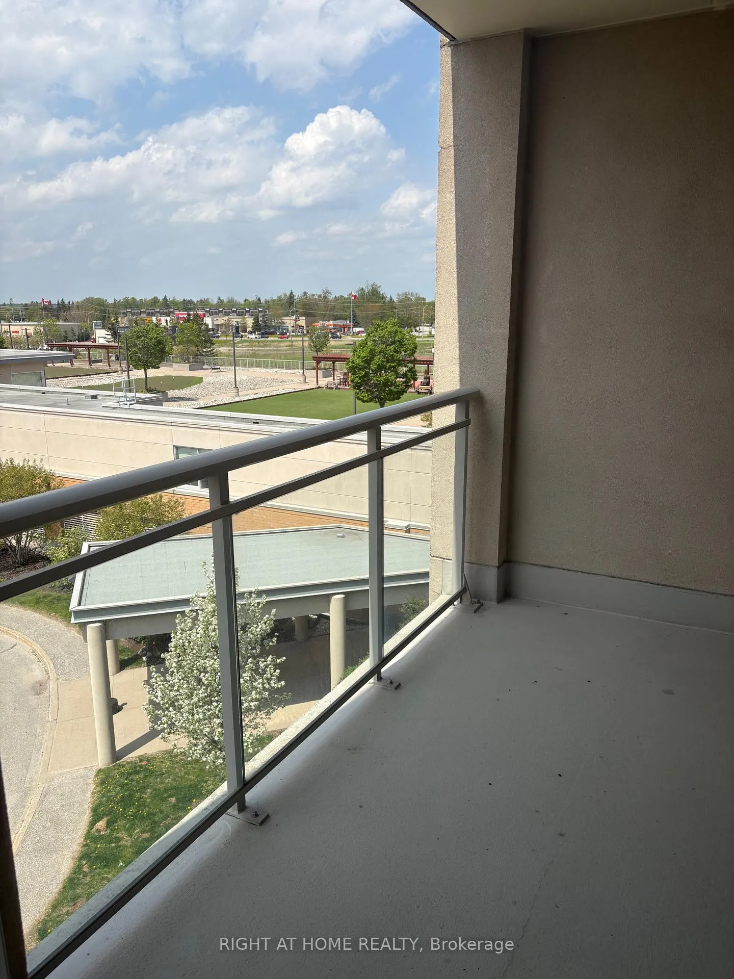 Photo 13 of Unit 403, 94 Dean Avenue, Barrie, Painswick South — HOMEH