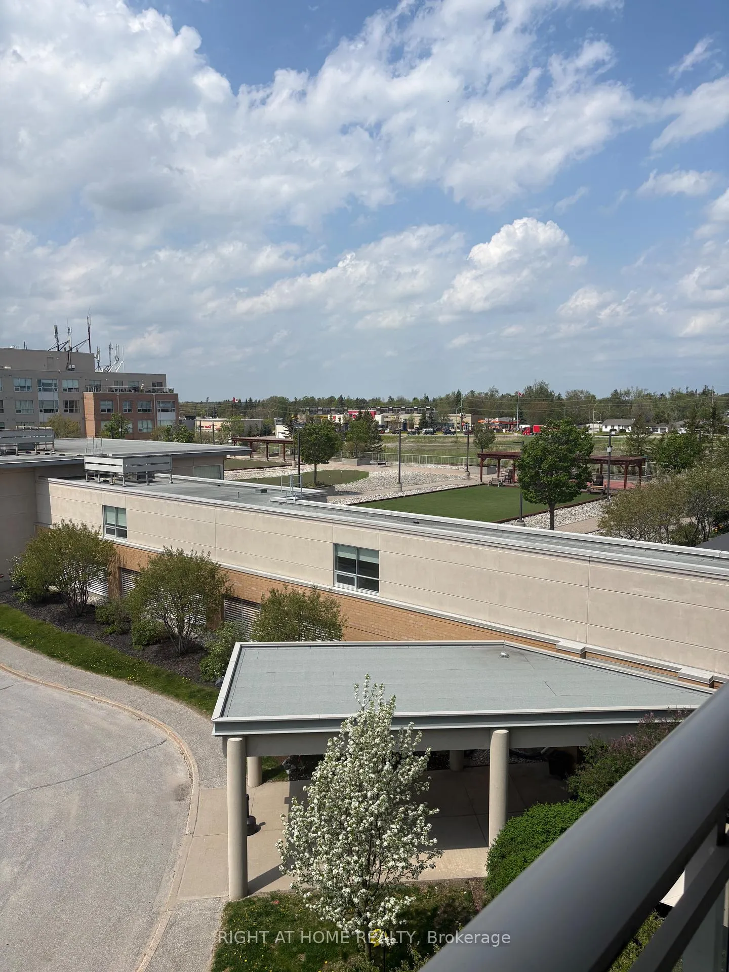 Photo 14 of Unit 403, 94 Dean Avenue, Barrie, Painswick South — HOMEH