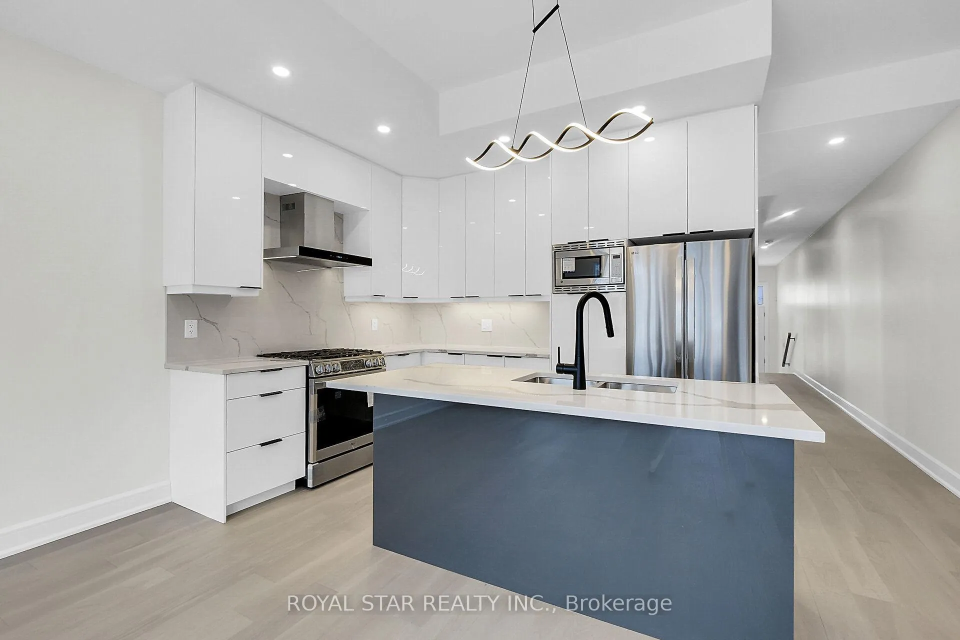 Photo 11 of 553 Mutual Street, Ottawa, Castle Heights — HOMEH