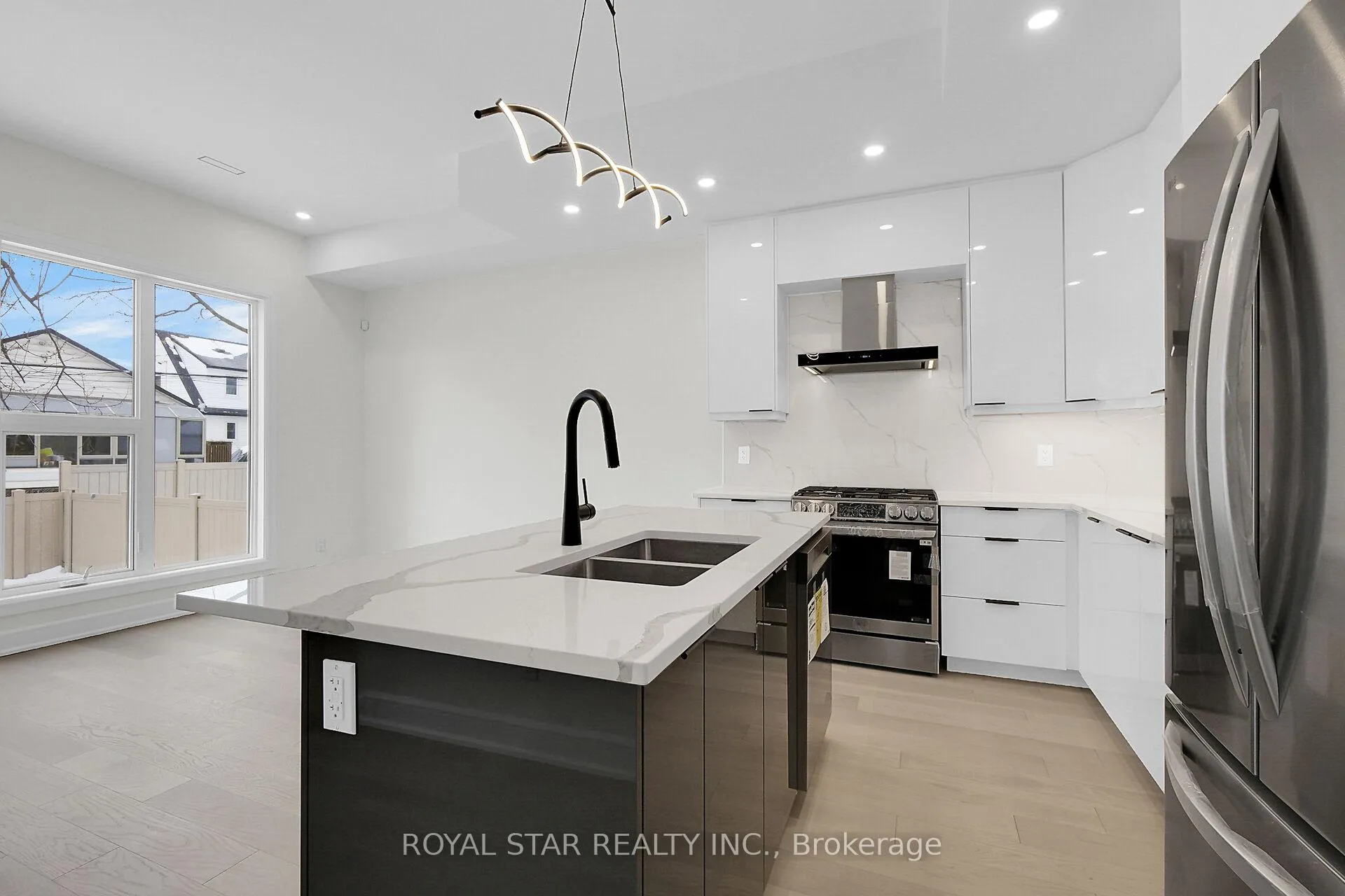 Photo 13 of 553 Mutual Street, Ottawa, Castle Heights — HOMEH