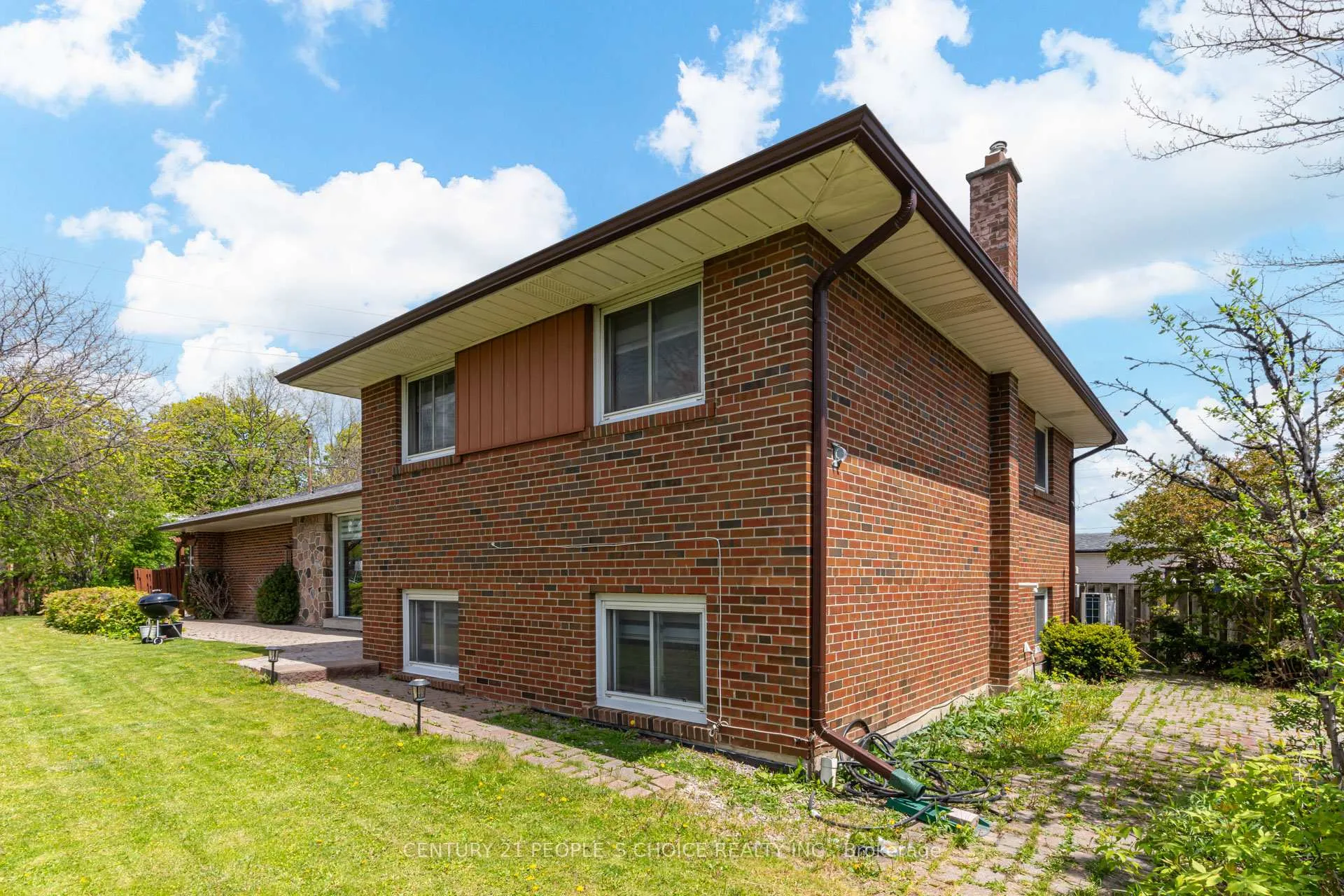 Photo 4 of 91 Golfdown Drive, Etobicoke, Elms-Old Rexdale — HOMEH