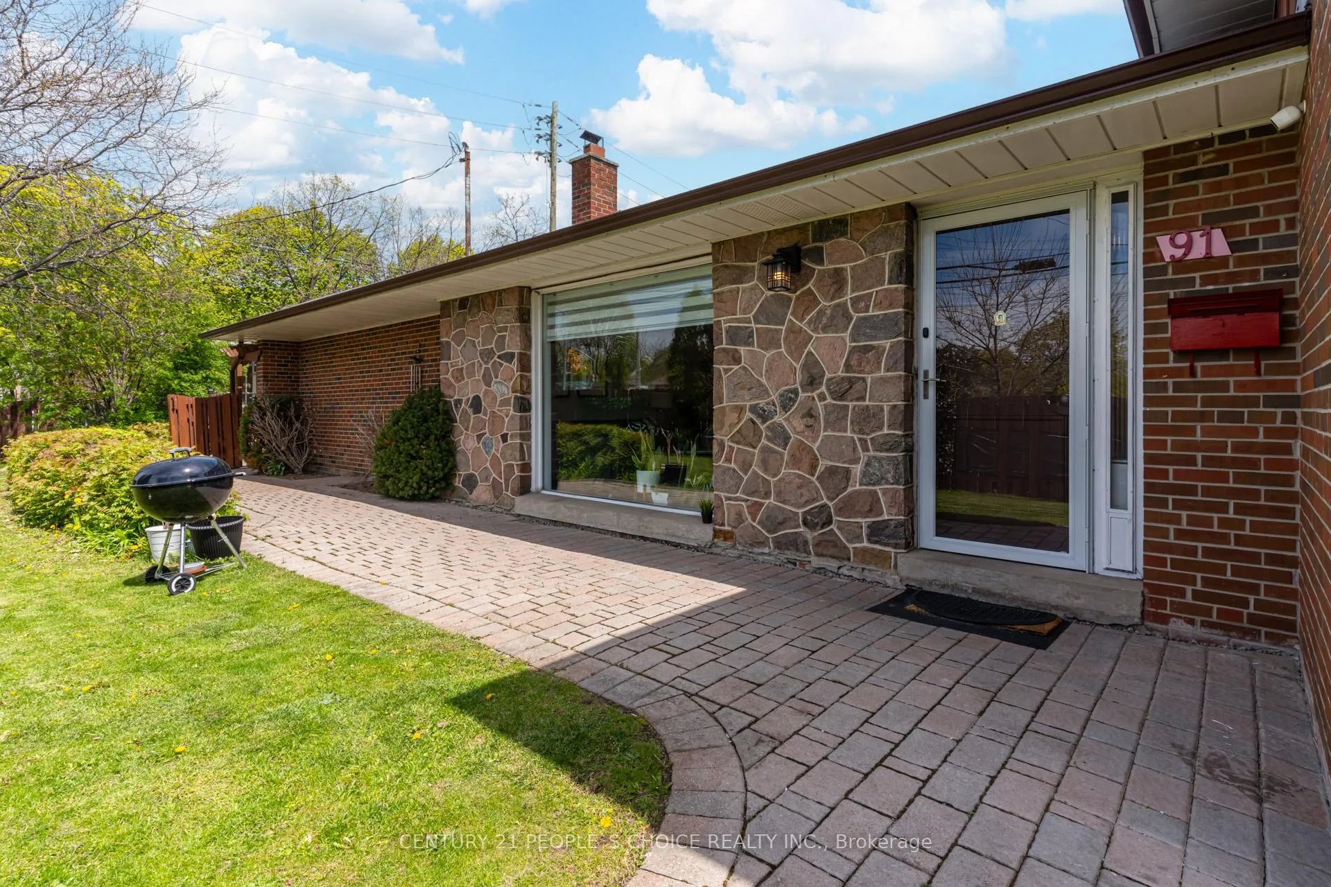 Photo 5 of 91 Golfdown Drive, Etobicoke, Elms-Old Rexdale — HOMEH