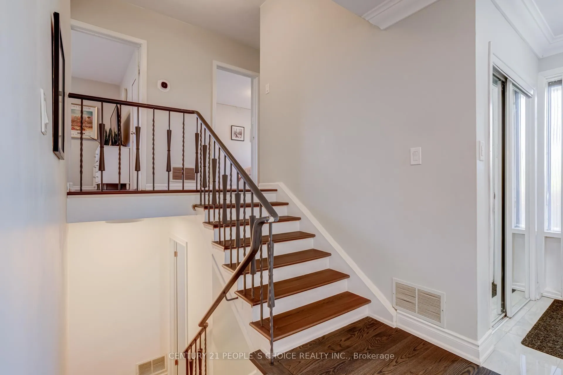 Photo 14 of 91 Golfdown Drive, Etobicoke, Elms-Old Rexdale — HOMEH