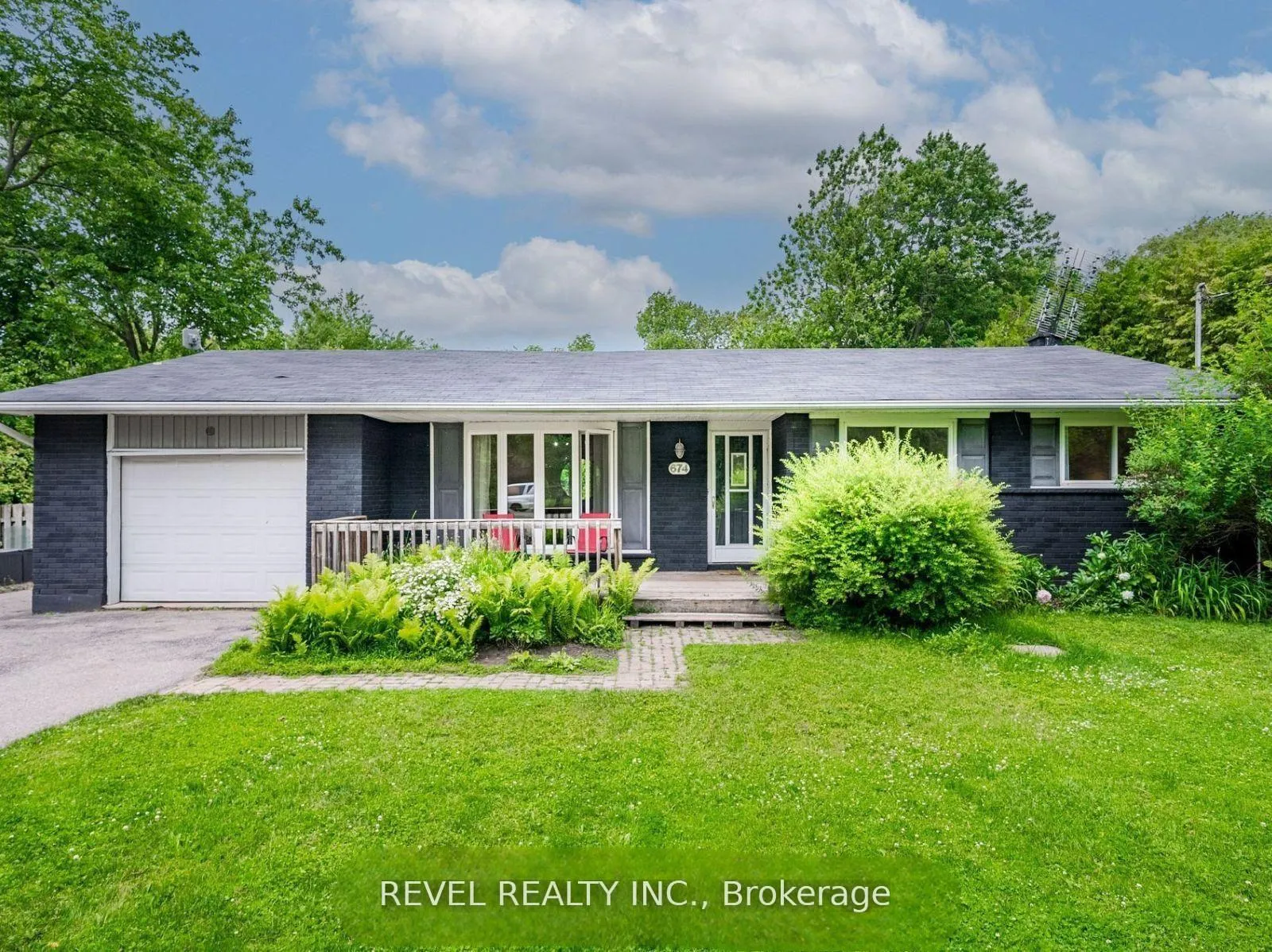 Front of Unit Lower, 674 Roselawn Avenue