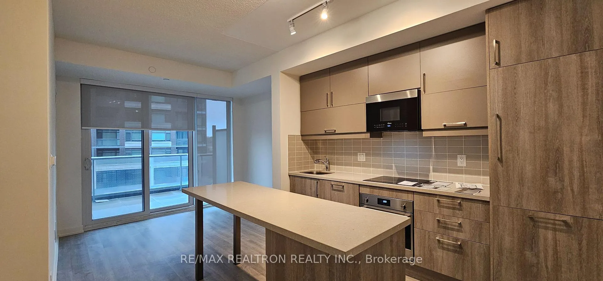 Photo 4 of Unit 524, 8119 Birchmount Road, Markham, Unionville — HOMEH