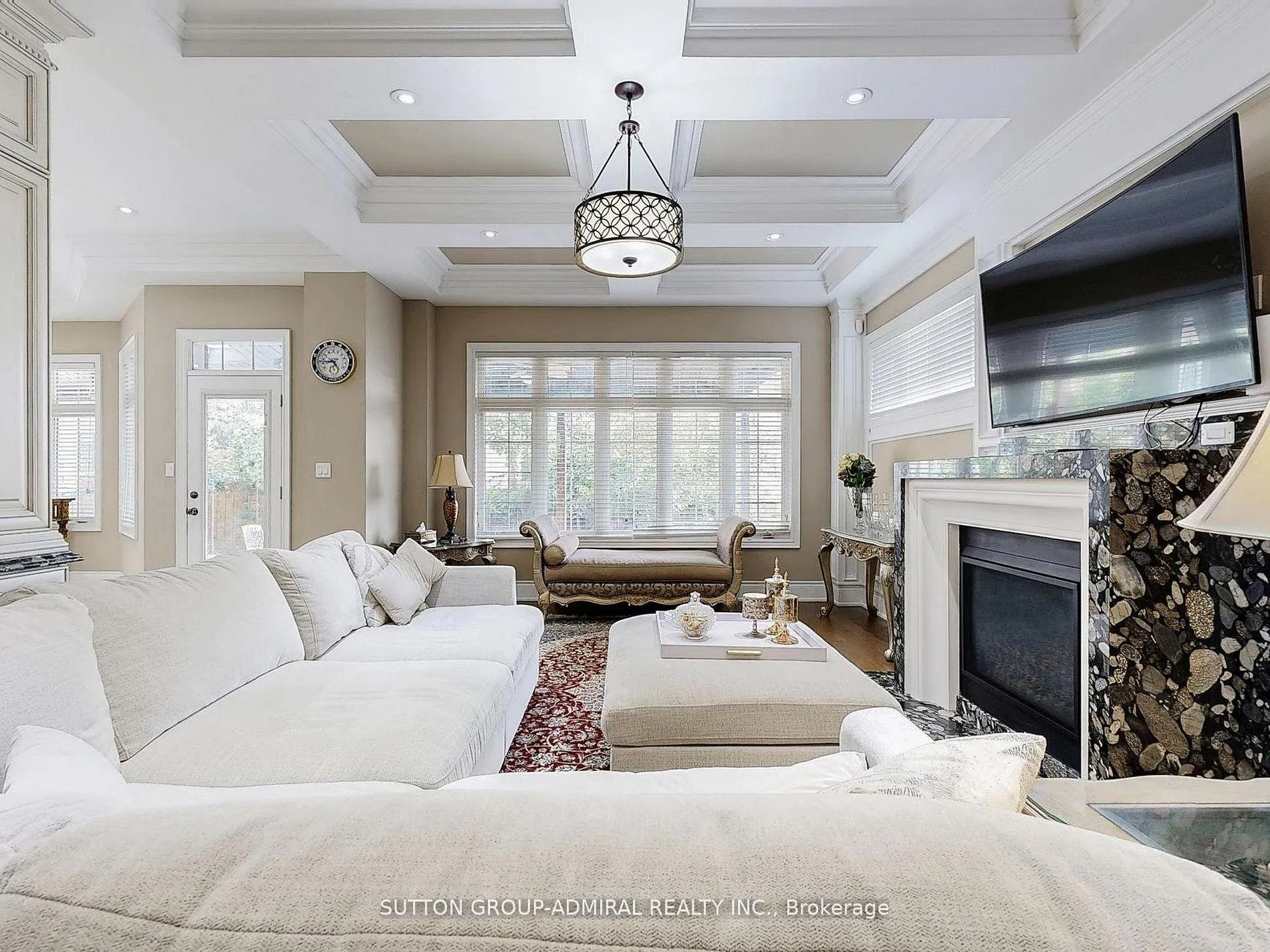 Photo 8 of 109 Farrell Road, Vaughan, Patterson — HOMEH