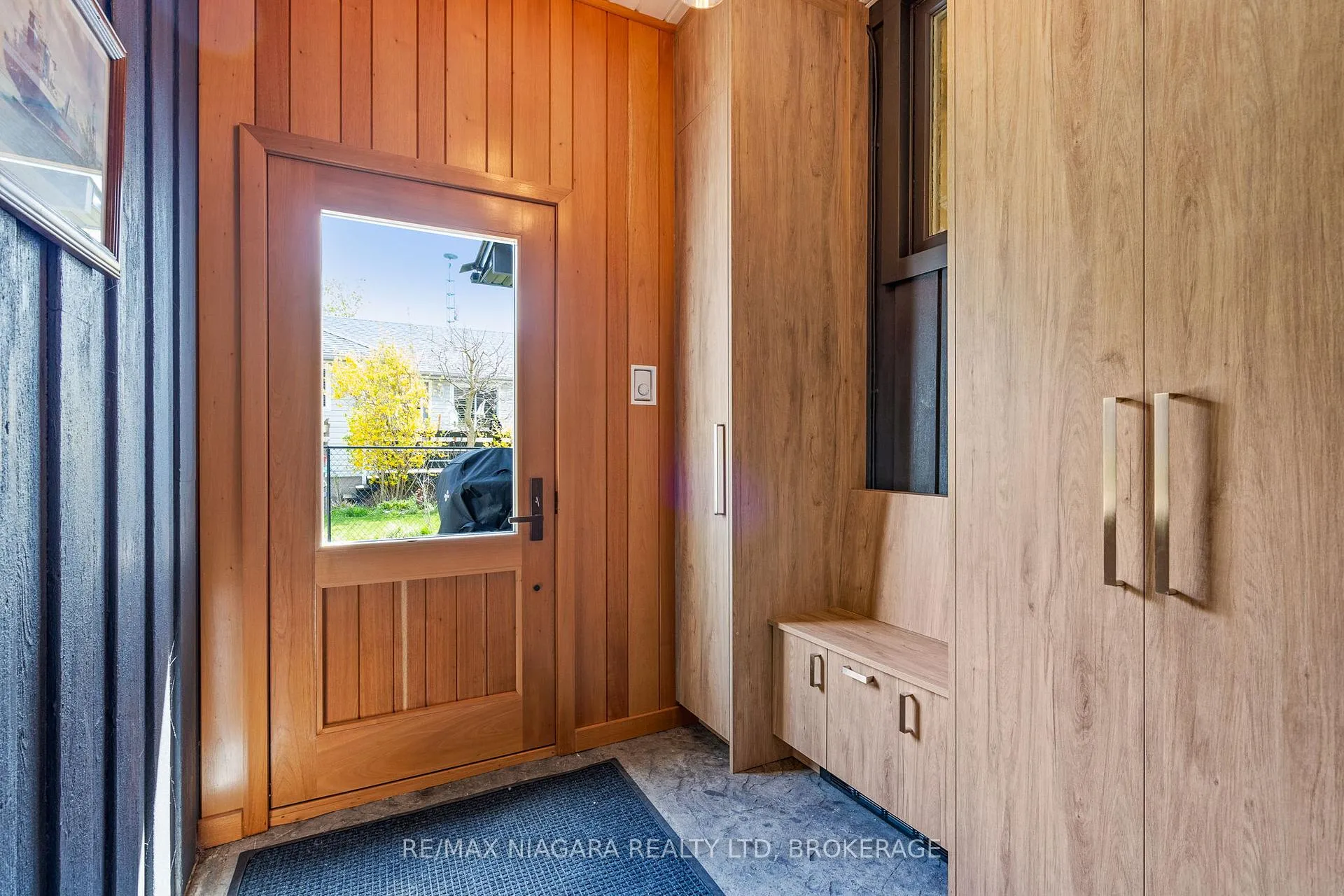 Photo 5 of 10825 Lakeshore Road W, Wainfleet, Lakeshore — HOMEH
