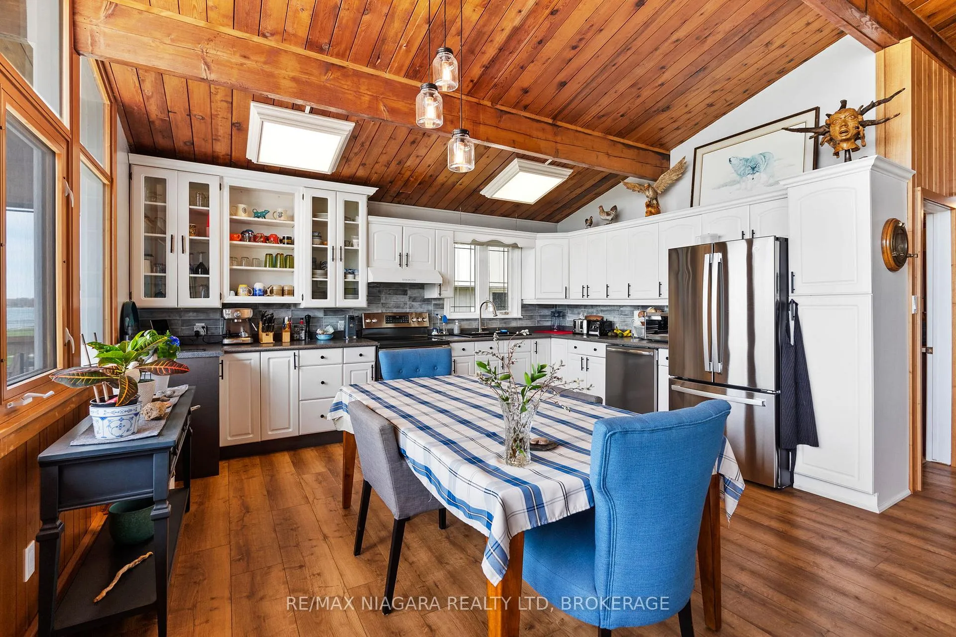 Photo 8 of 10825 Lakeshore Road W, Wainfleet, Lakeshore — HOMEH