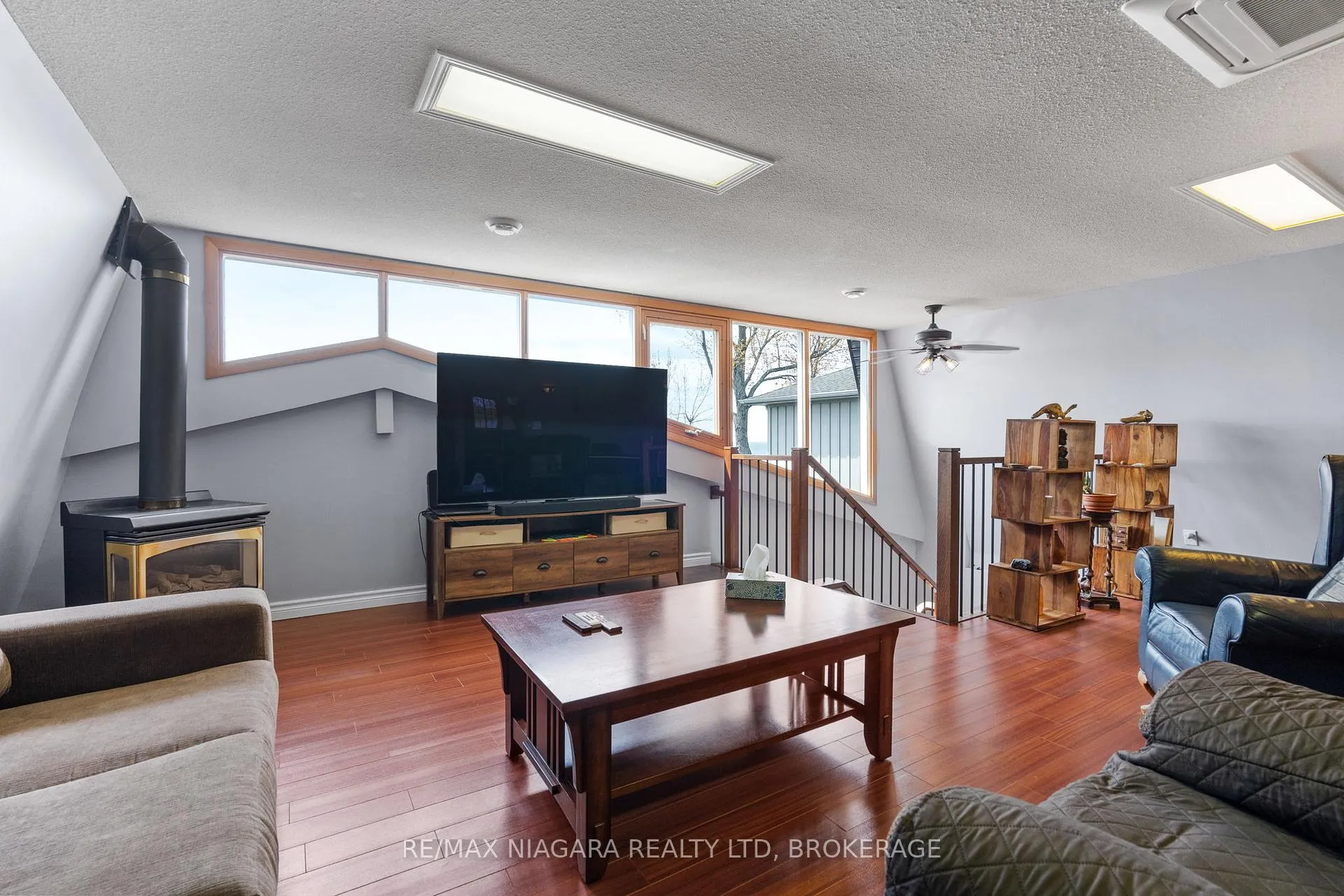 Photo 17 of 10825 Lakeshore Road W, Wainfleet, Lakeshore — HOMEH